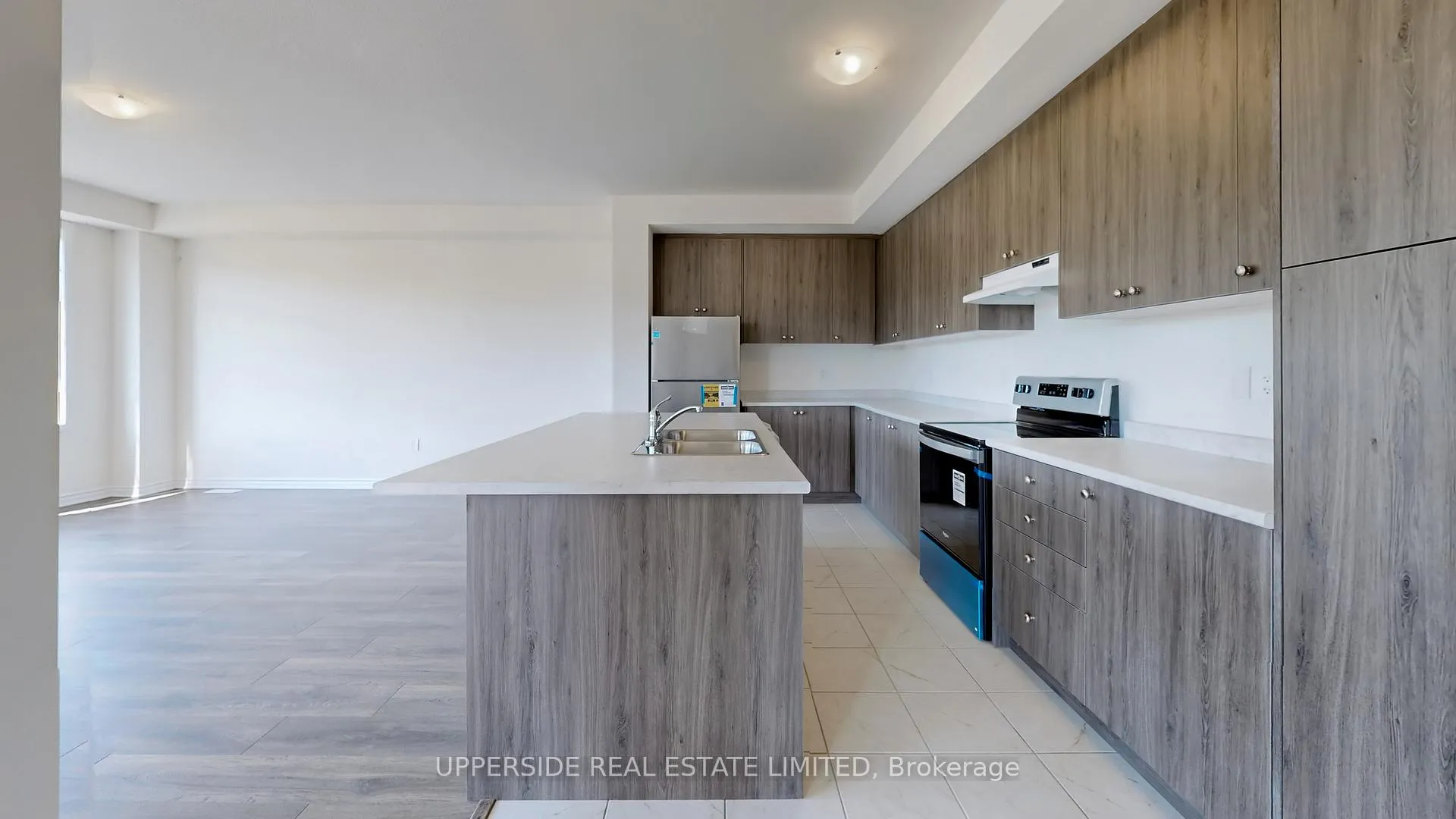 Photo 9 of 29 Abby Drive, Wasaga Beach — HOMEH