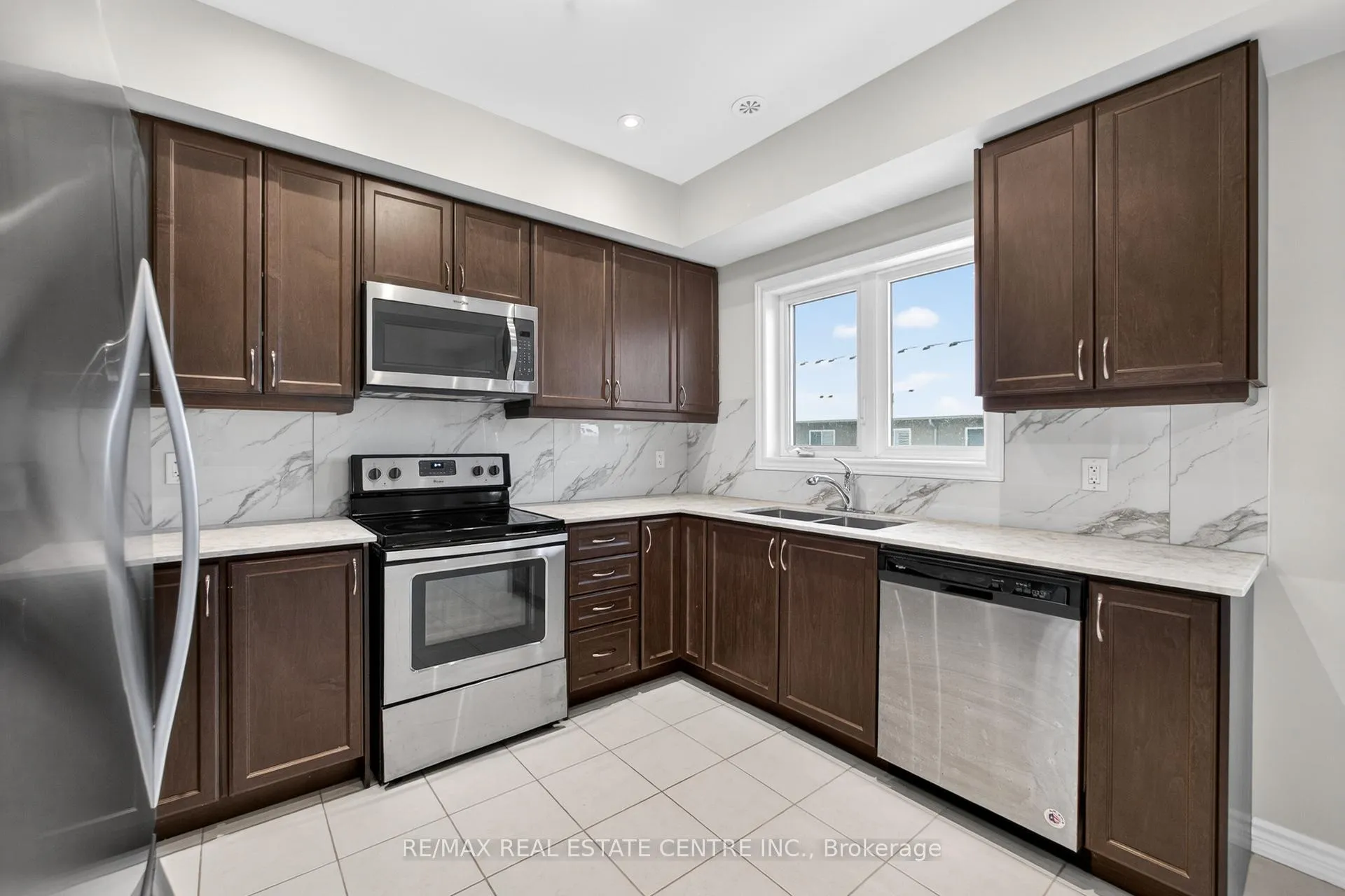 Photo 15 of 6 Borers Creek Circle S, Hamilton, Waterdown — HOMEH