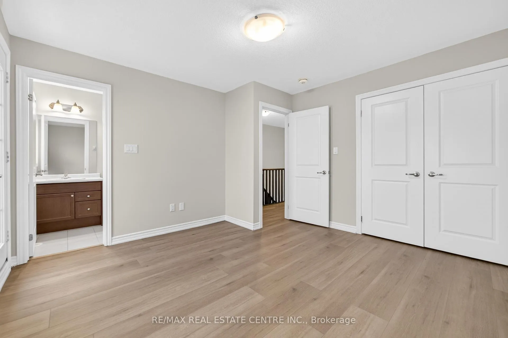 Photo 23 of 6 Borers Creek Circle S, Hamilton, Waterdown — HOMEH