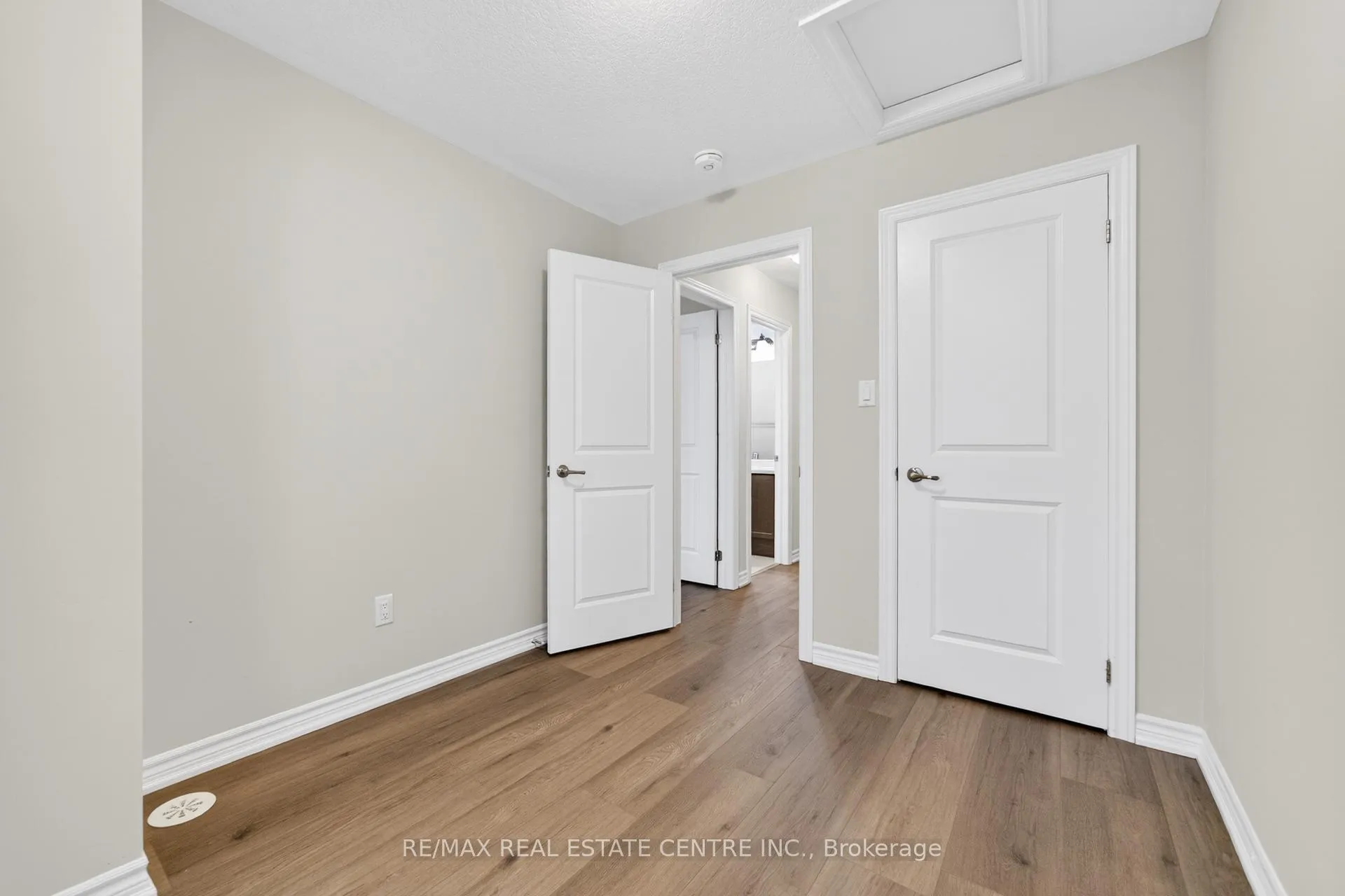 Photo 28 of 6 Borers Creek Circle S, Hamilton, Waterdown — HOMEH