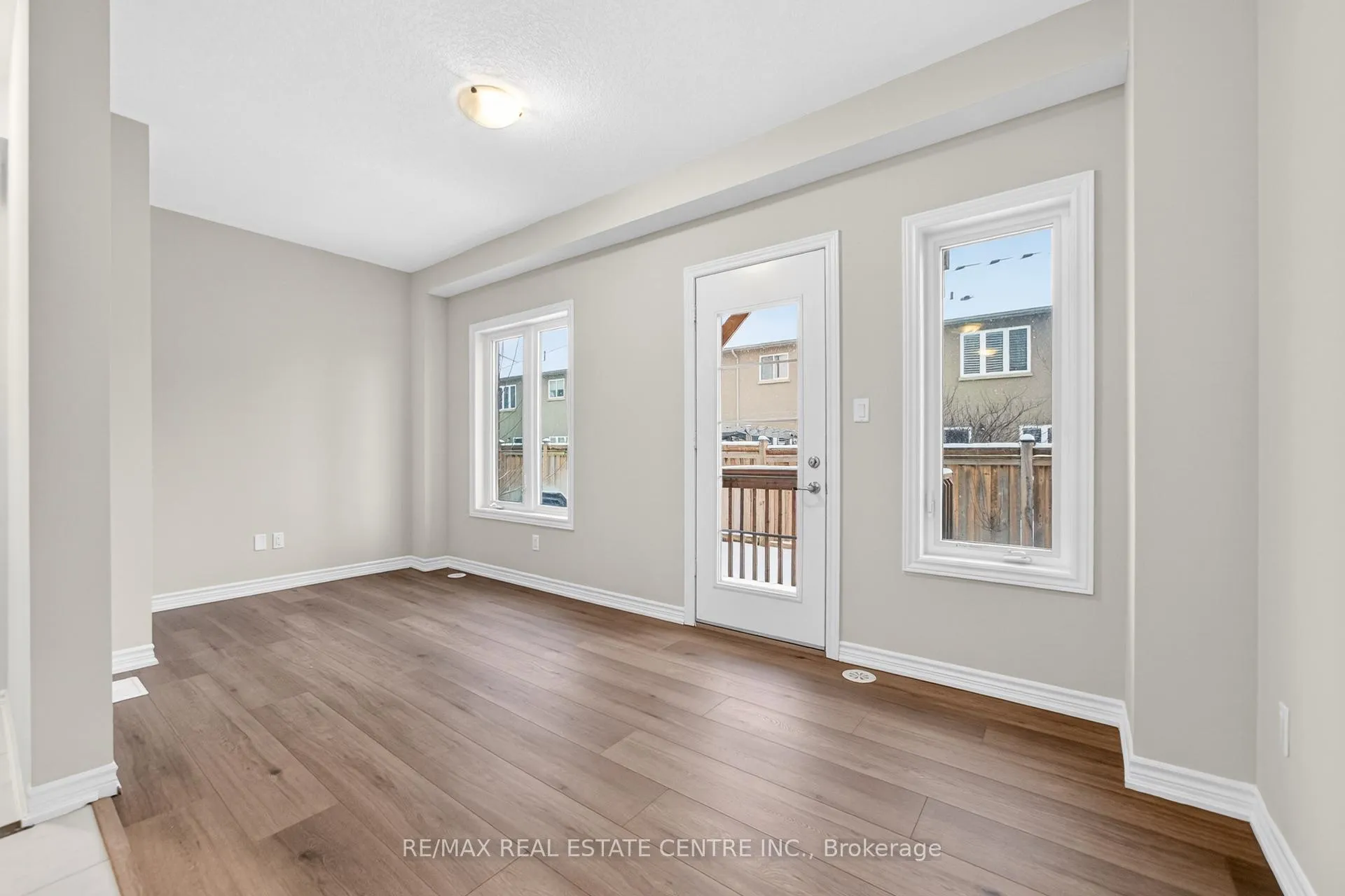 Photo 34 of 6 Borers Creek Circle S, Hamilton, Waterdown — HOMEH