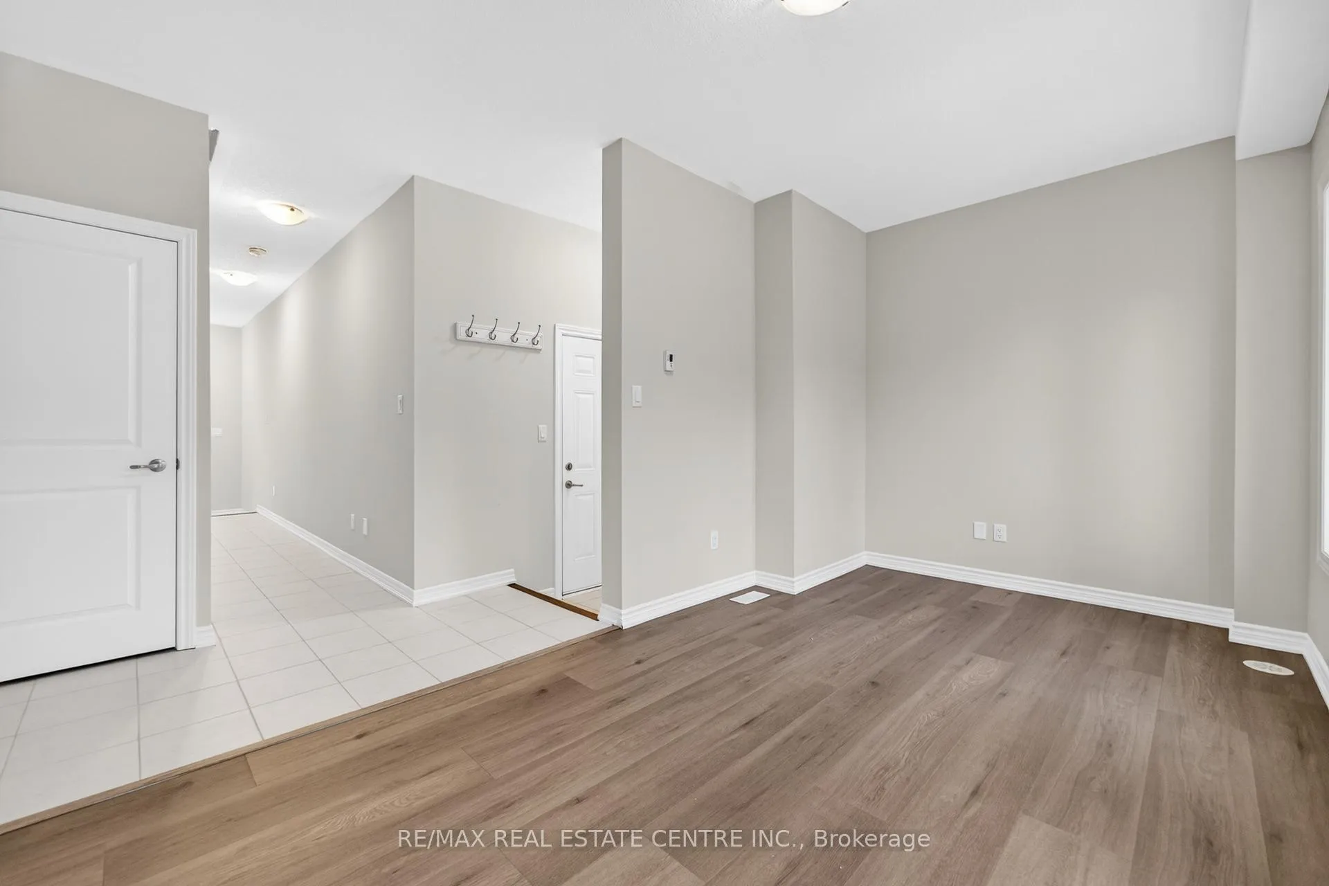 Photo 35 of 6 Borers Creek Circle S, Hamilton, Waterdown — HOMEH