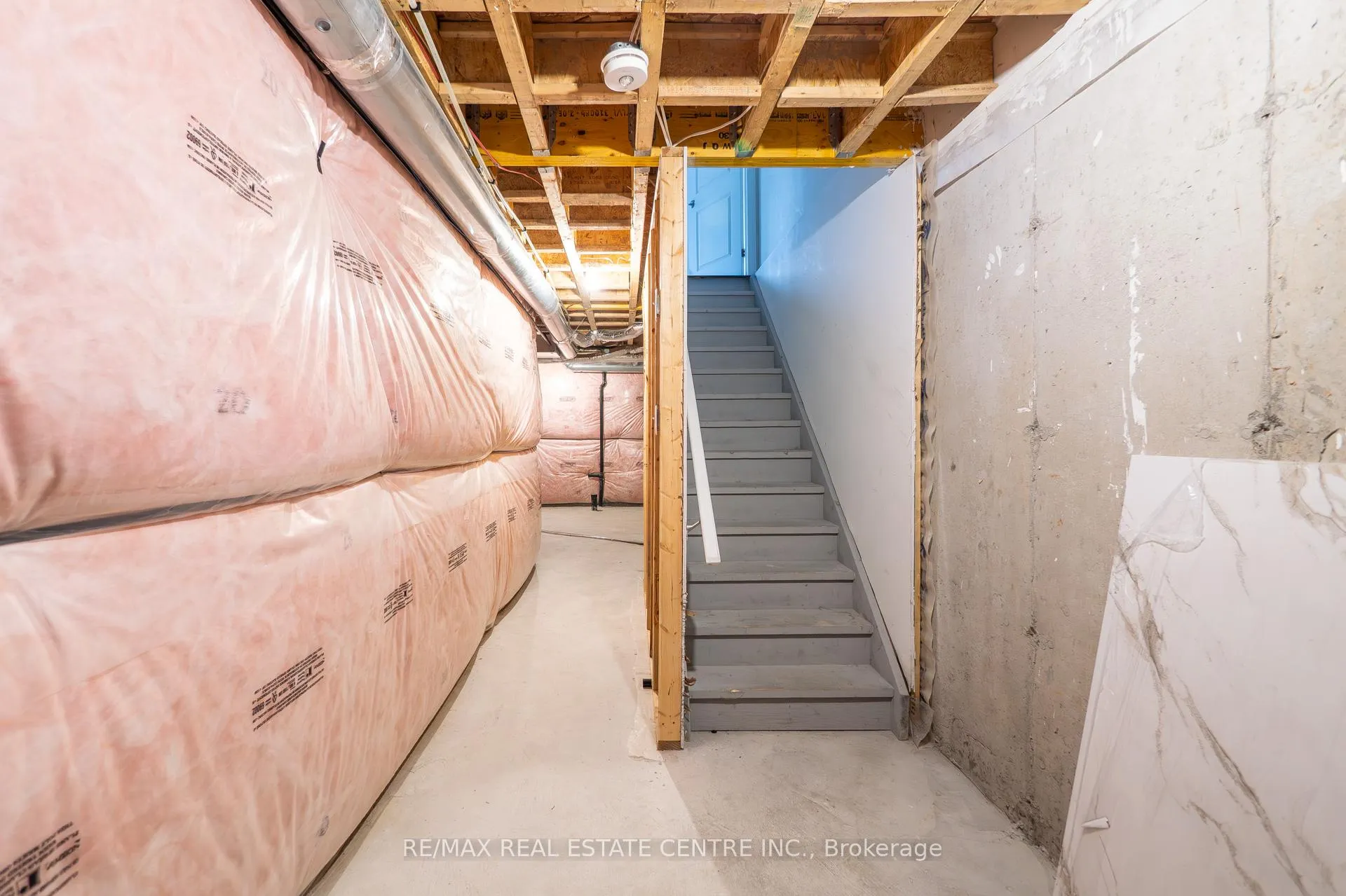 Photo 36 of 6 Borers Creek Circle S, Hamilton, Waterdown — HOMEH