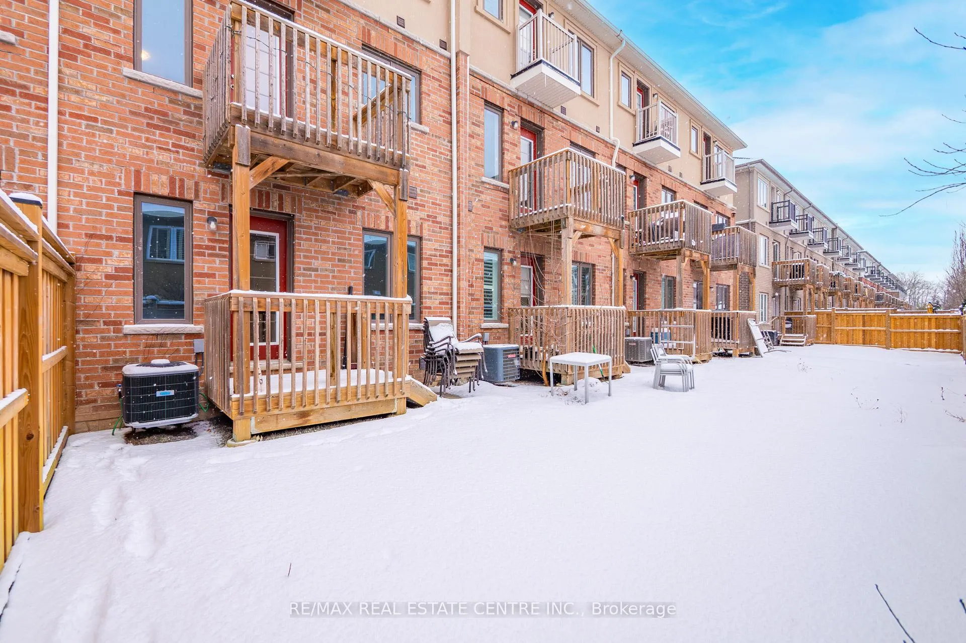 Photo 43 of 6 Borers Creek Circle S, Hamilton, Waterdown — HOMEH