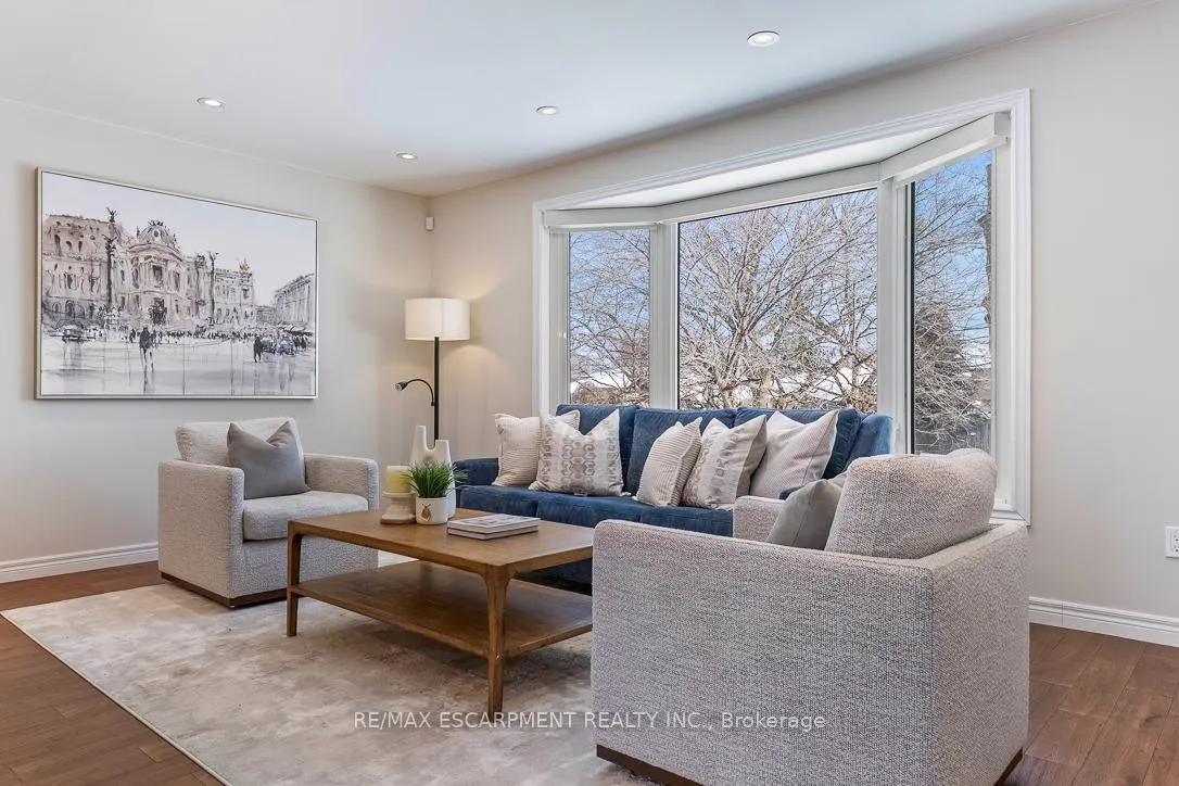 Photo 4 of 720 Mullin Way, Burlington, Appleby — HOMEH