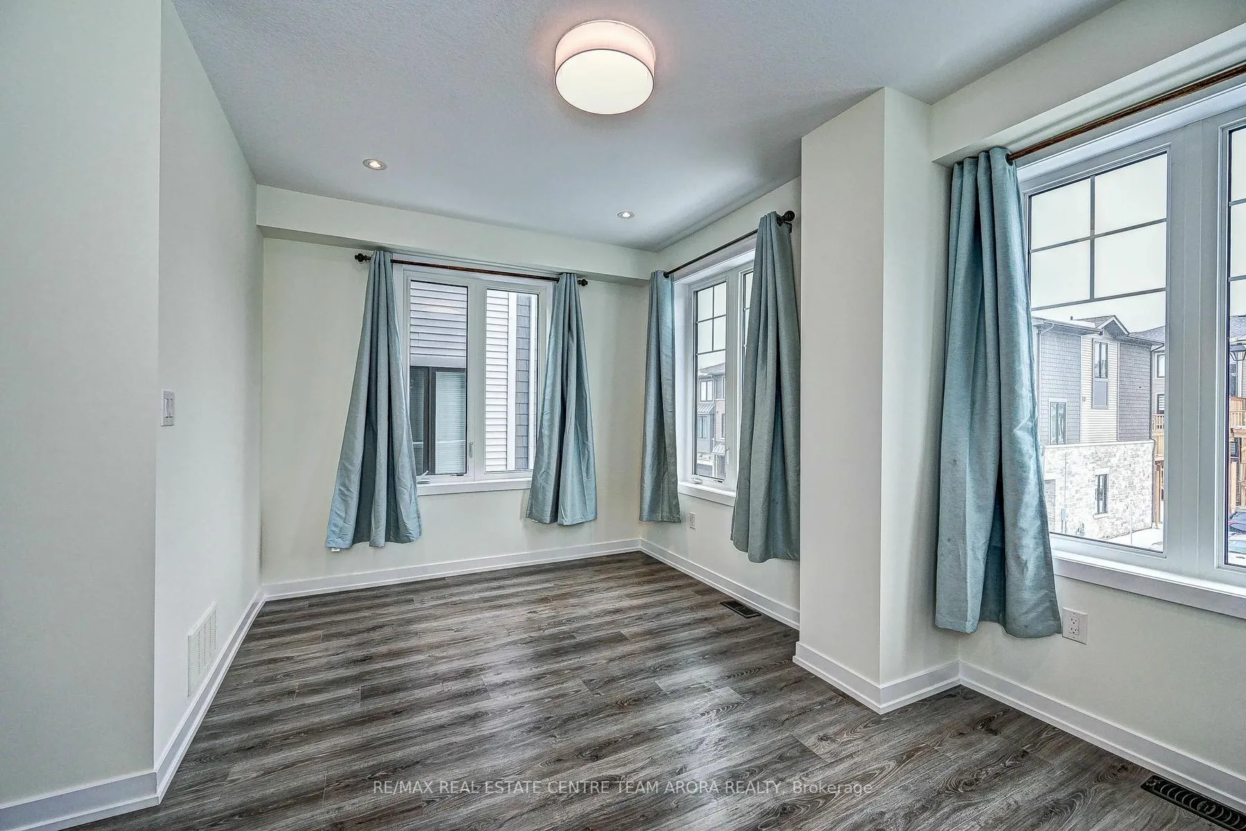 Photo 19 of Unit 11, 10 Birmingham Drive, Cambridge — HOMEH