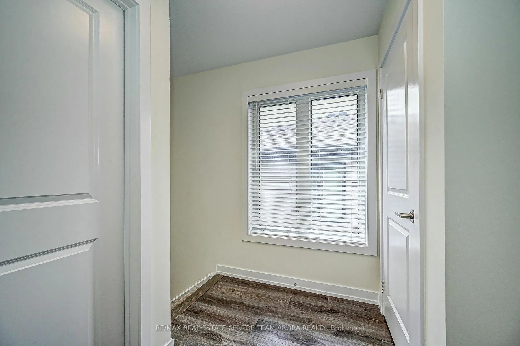 Photo 23 of Unit 11, 10 Birmingham Drive, Cambridge — HOMEH