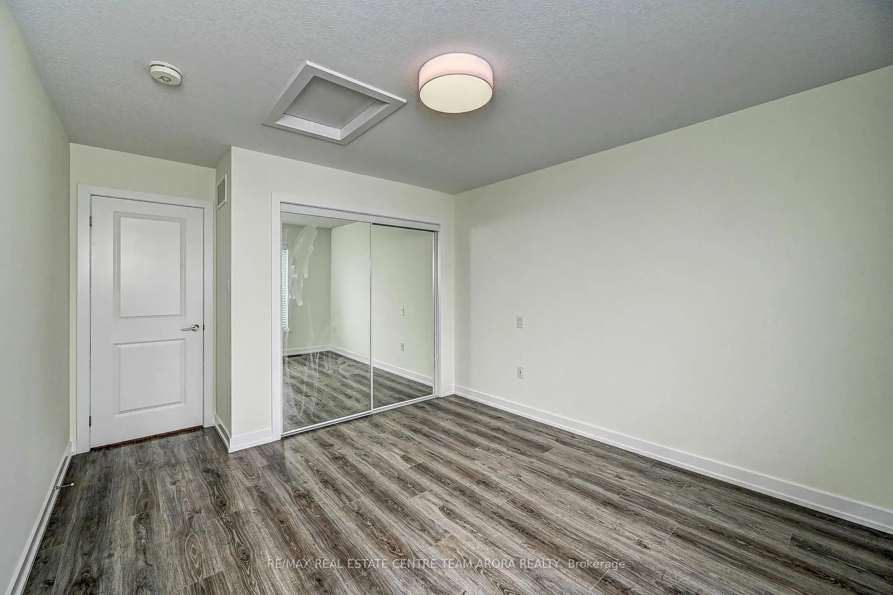 Photo 24 of Unit 11, 10 Birmingham Drive, Cambridge — HOMEH