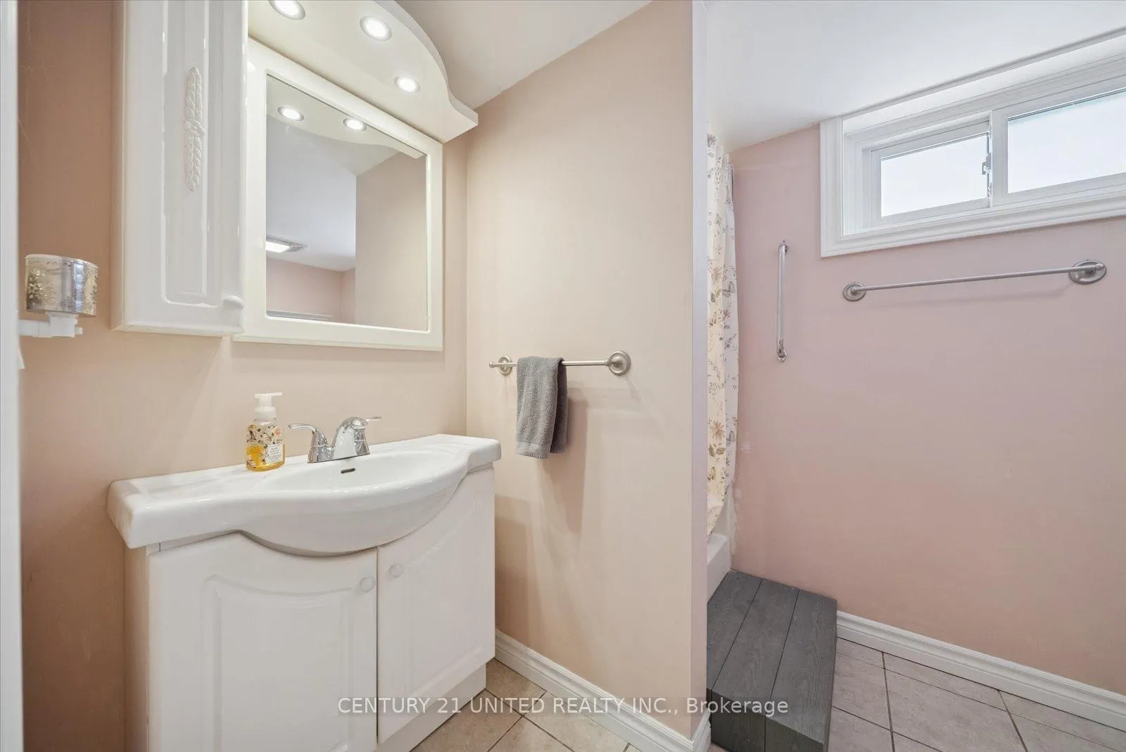 Photo 31 of 420 Mckellar Street, Peterborough, Otonabee Ward 1 — HOMEH
