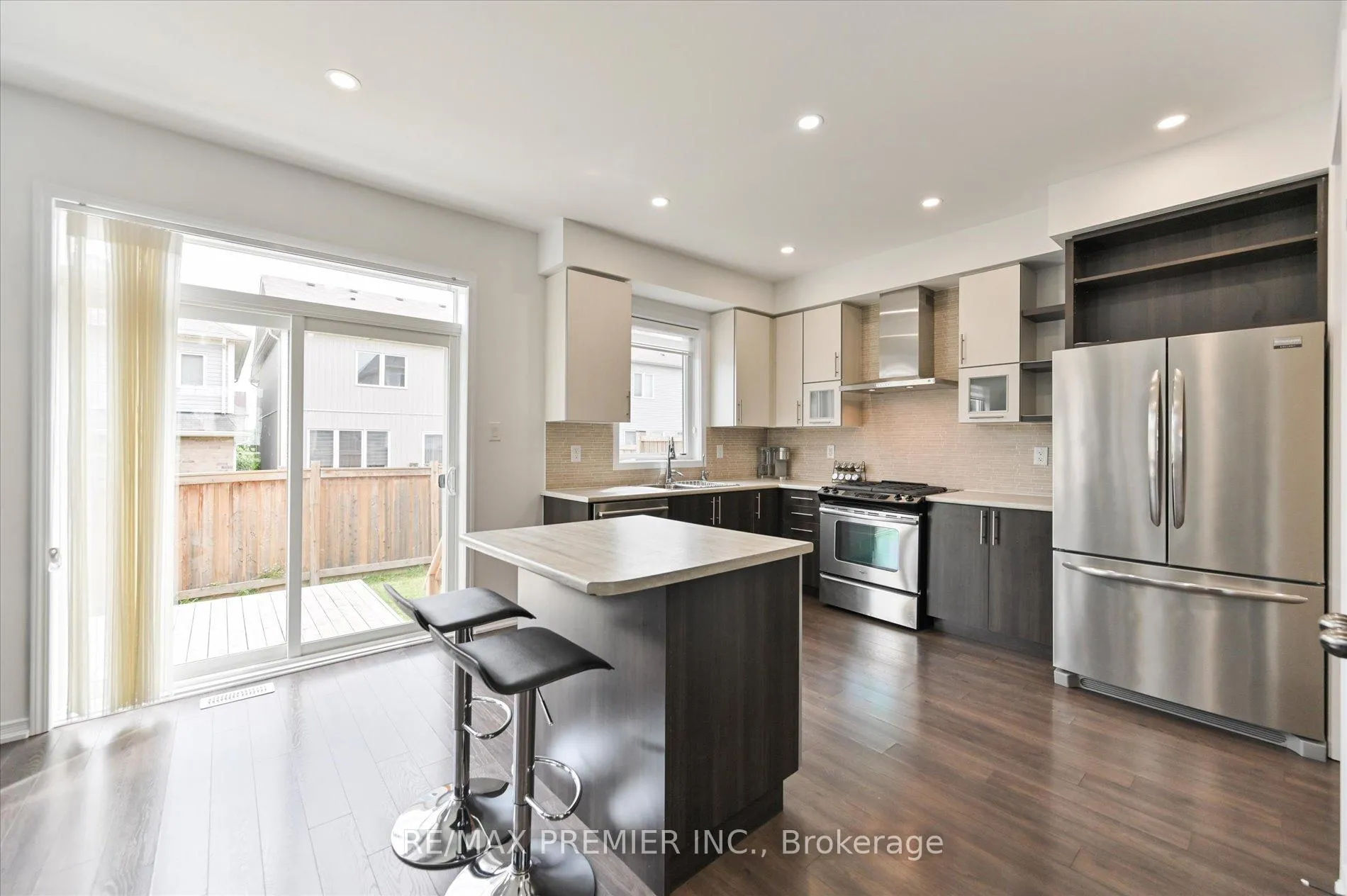 Photo 7 of 75 Cook Street, Hamilton, Binbrook — HOMEH