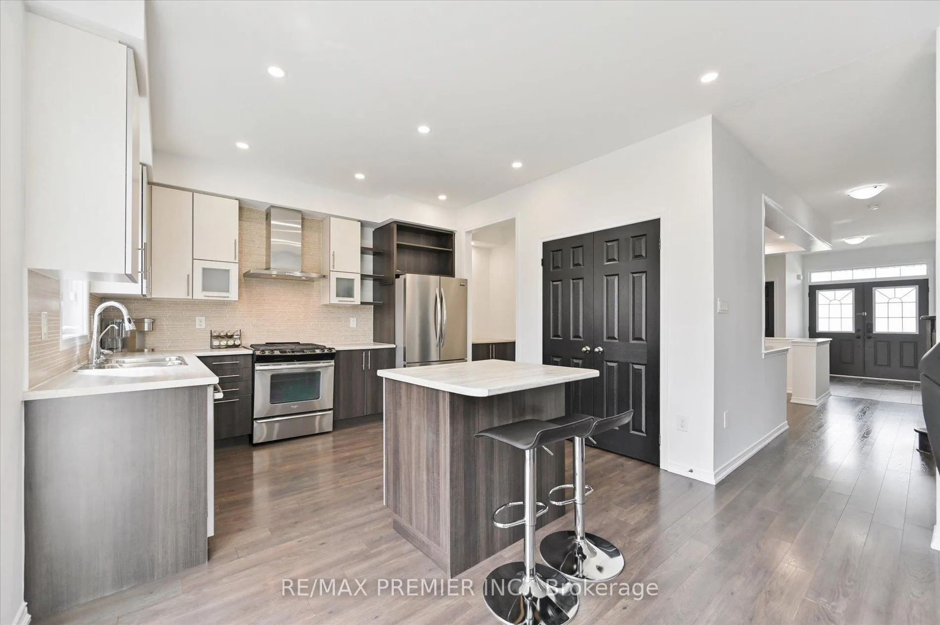 Photo 10 of 75 Cook Street, Hamilton, Binbrook — HOMEH