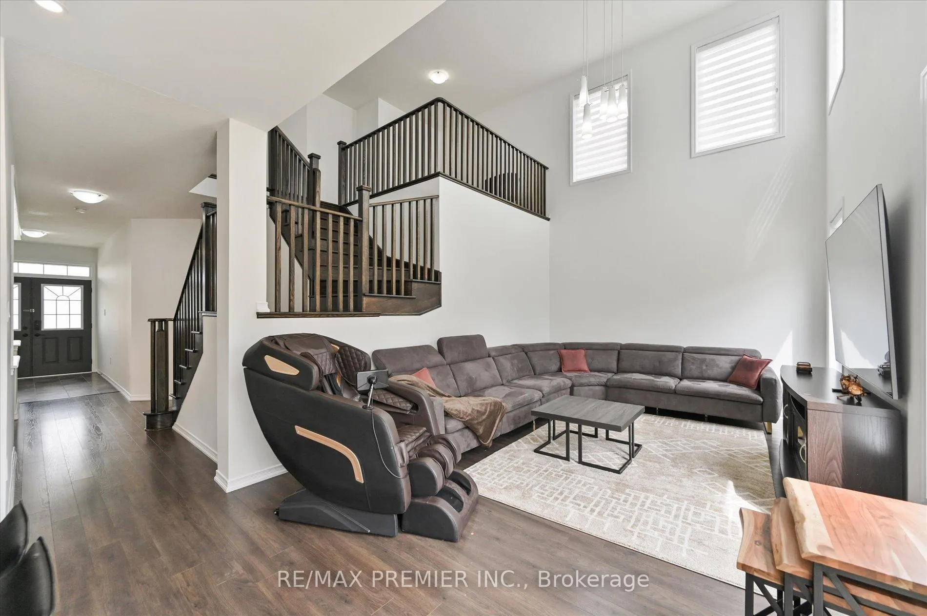 Photo 11 of 75 Cook Street, Hamilton, Binbrook — HOMEH