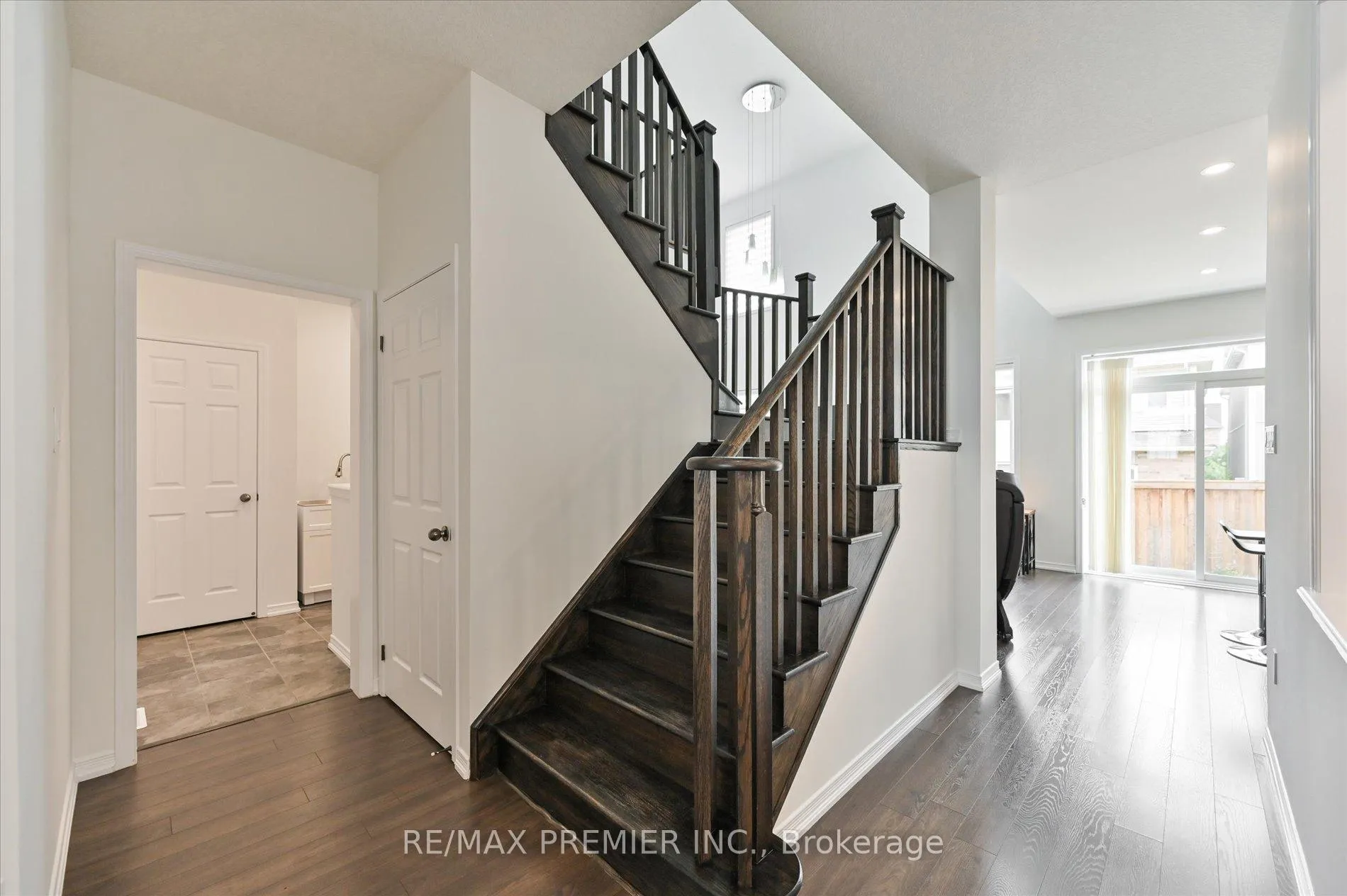 Photo 13 of 75 Cook Street, Hamilton, Binbrook — HOMEH