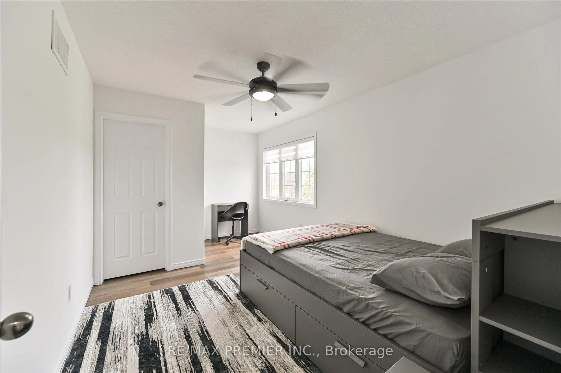 Photo 18 of 75 Cook Street, Hamilton, Binbrook — HOMEH