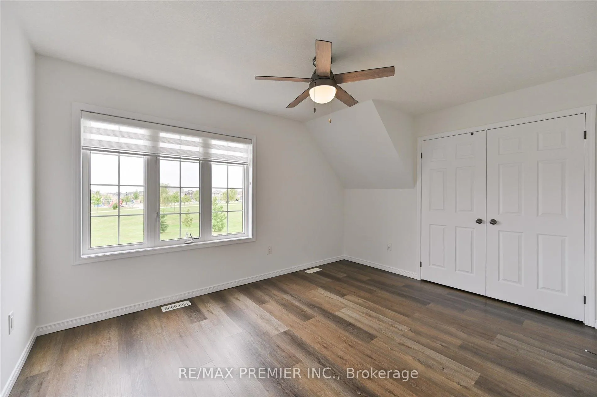 Photo 20 of 75 Cook Street, Hamilton, Binbrook — HOMEH