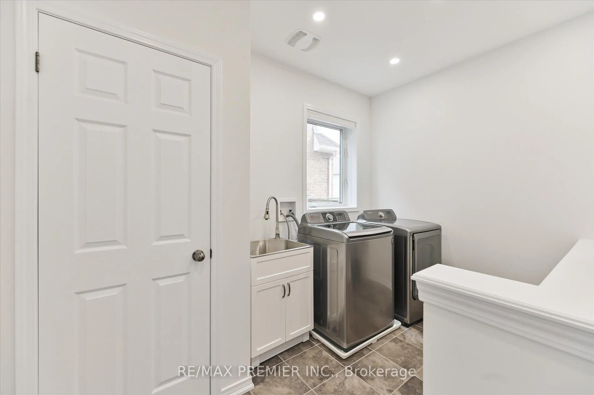 Photo 27 of 75 Cook Street, Hamilton, Binbrook — HOMEH