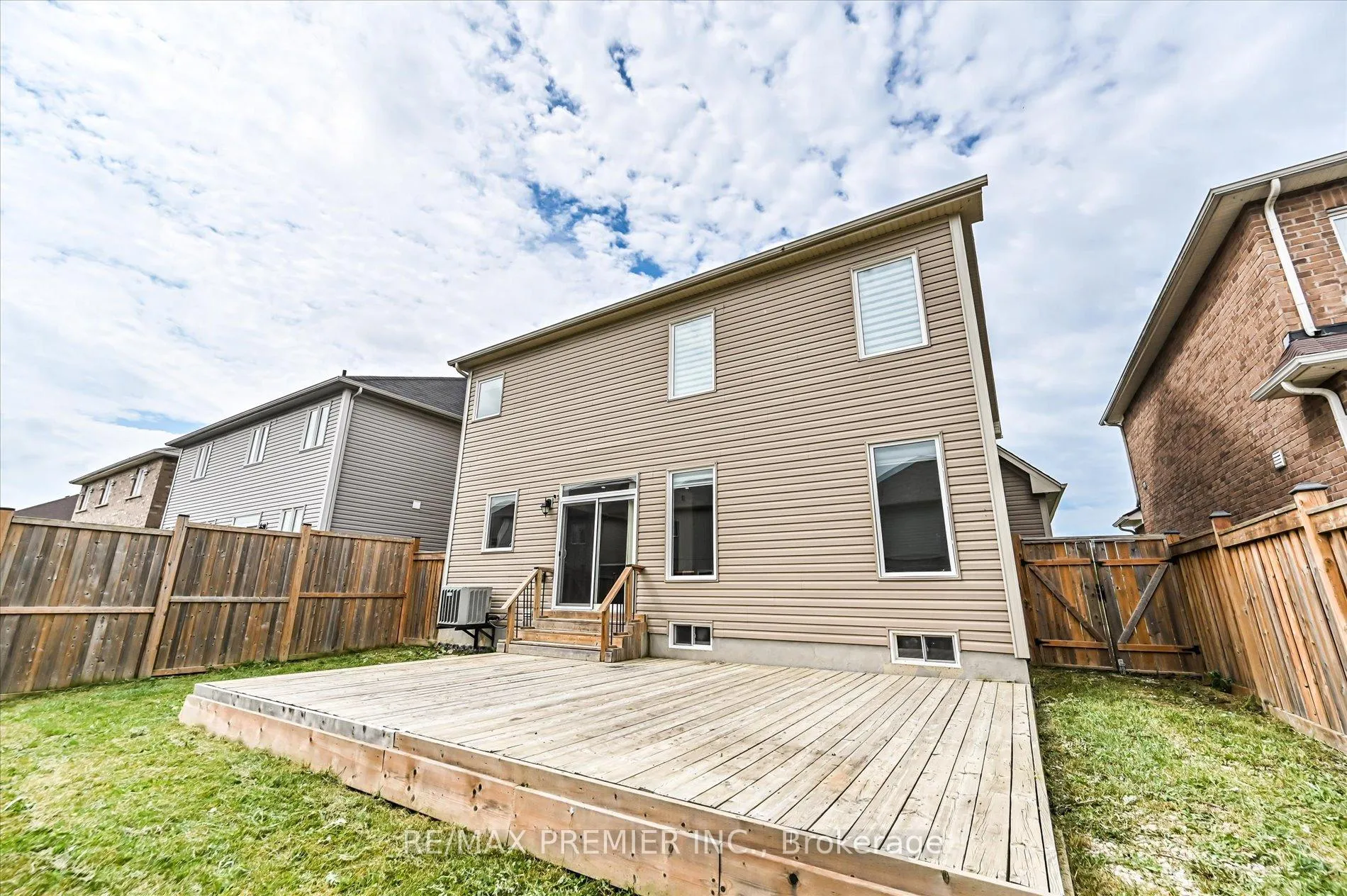 Photo 28 of 75 Cook Street, Hamilton, Binbrook — HOMEH