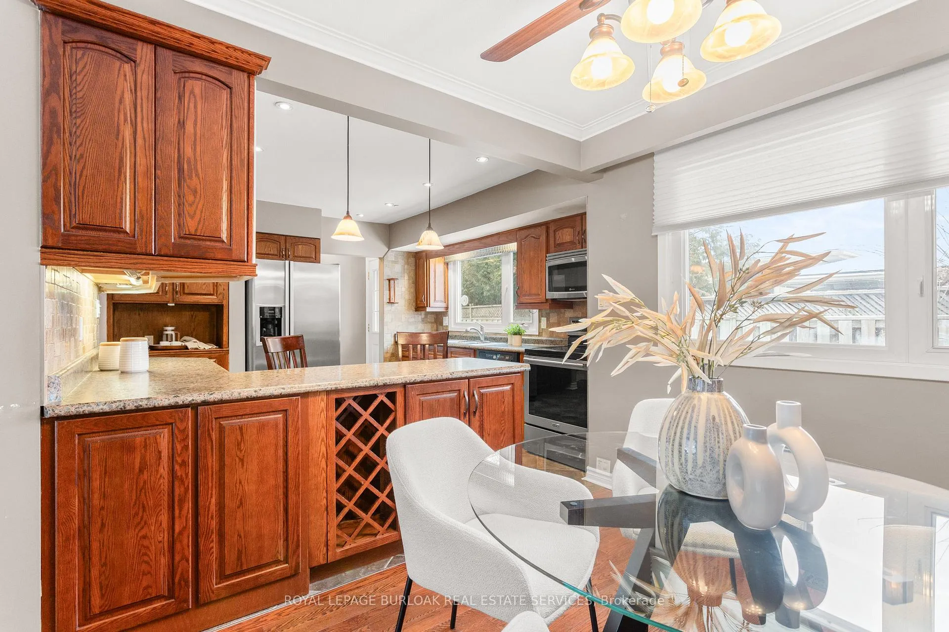 Photo 12 of 581 Braemore Road, Burlington, Roseland — HOMEH