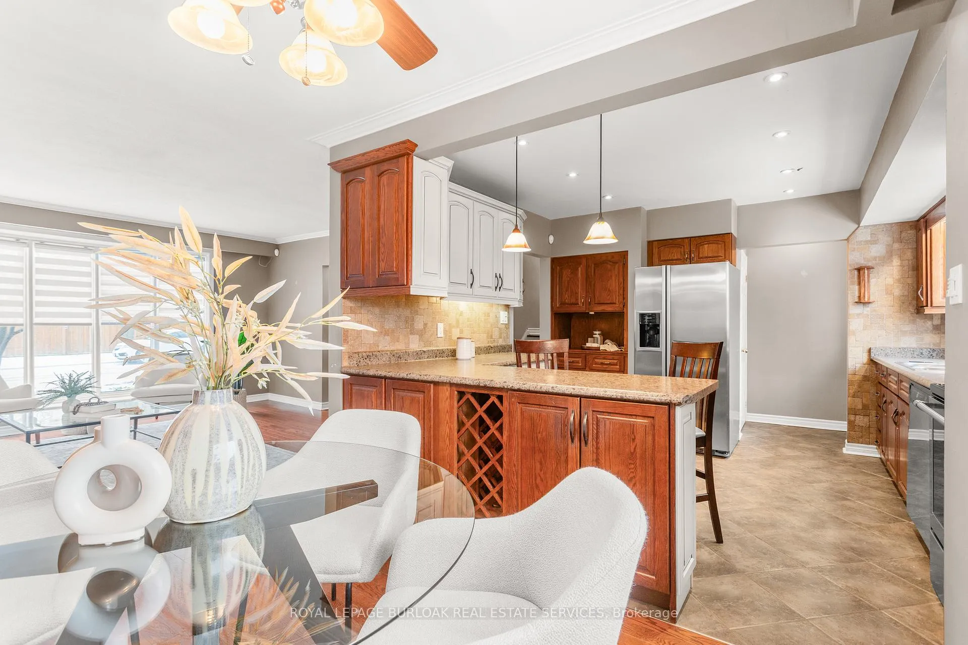 Photo 13 of 581 Braemore Road, Burlington, Roseland — HOMEH