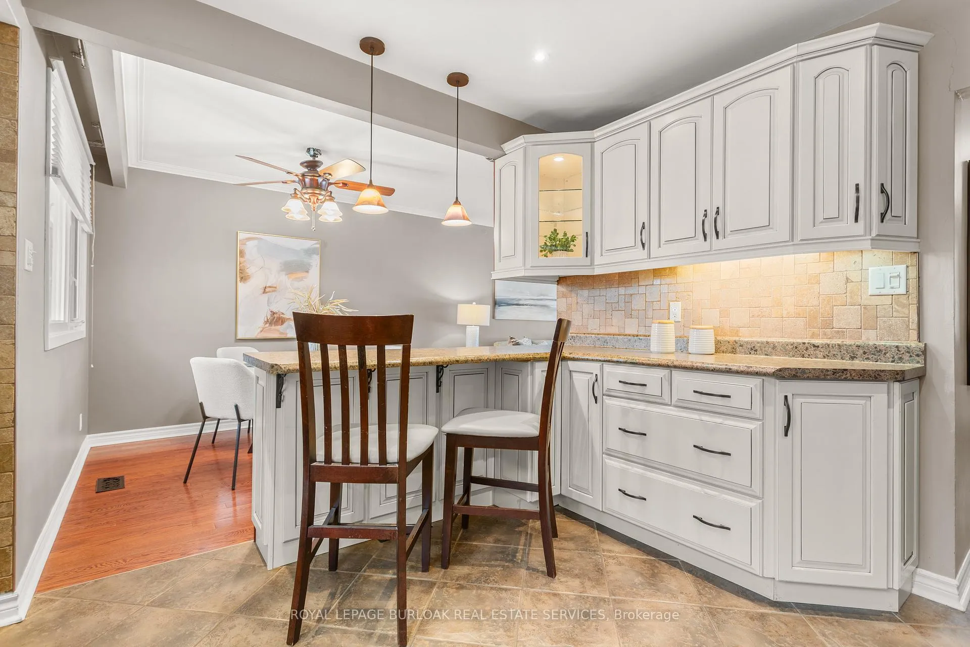 Photo 16 of 581 Braemore Road, Burlington, Roseland — HOMEH