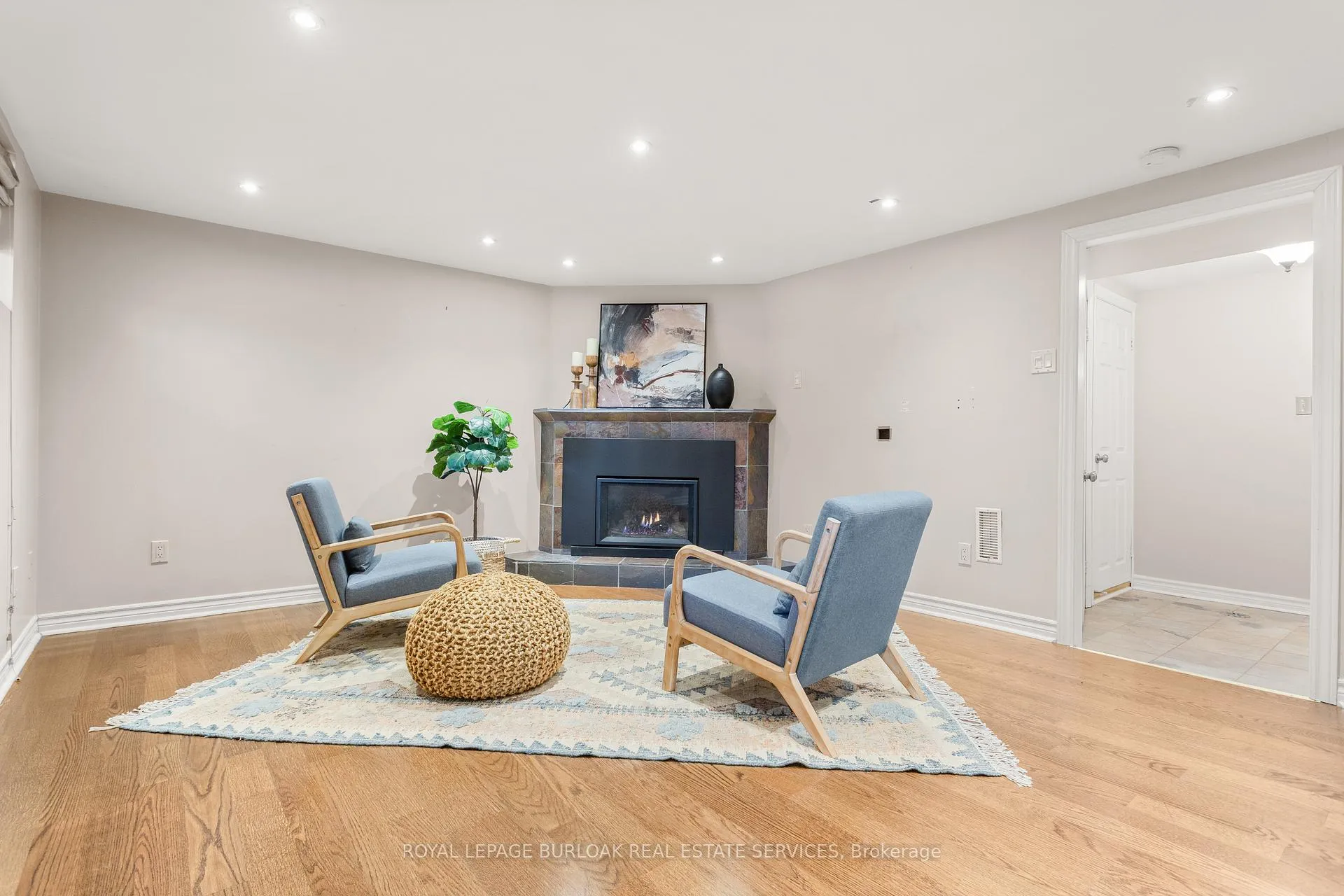 Photo 27 of 581 Braemore Road, Burlington, Roseland — HOMEH