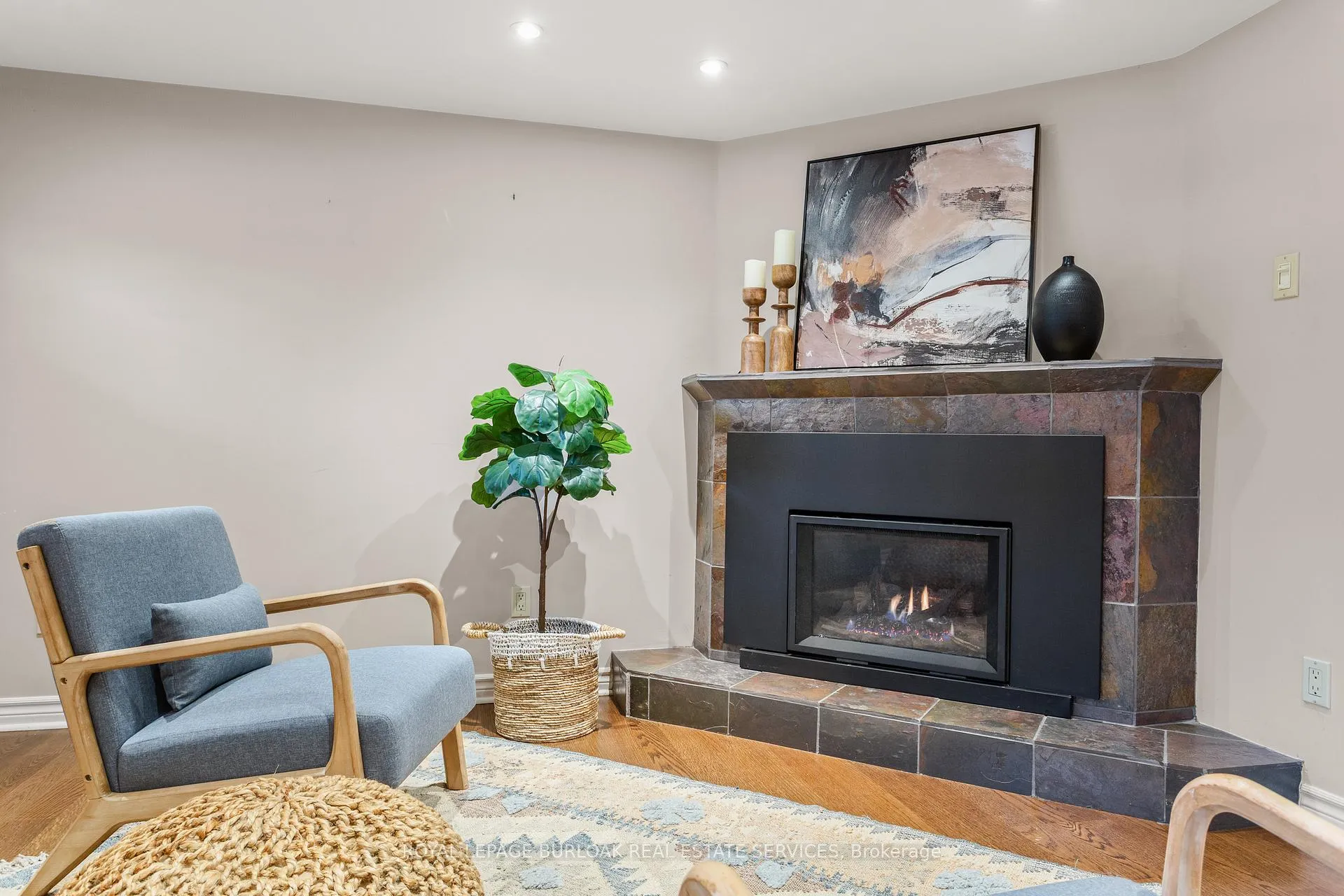 Photo 28 of 581 Braemore Road, Burlington, Roseland — HOMEH