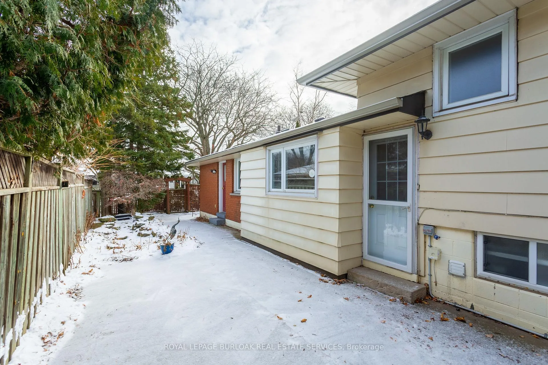 Photo 35 of 581 Braemore Road, Burlington, Roseland — HOMEH