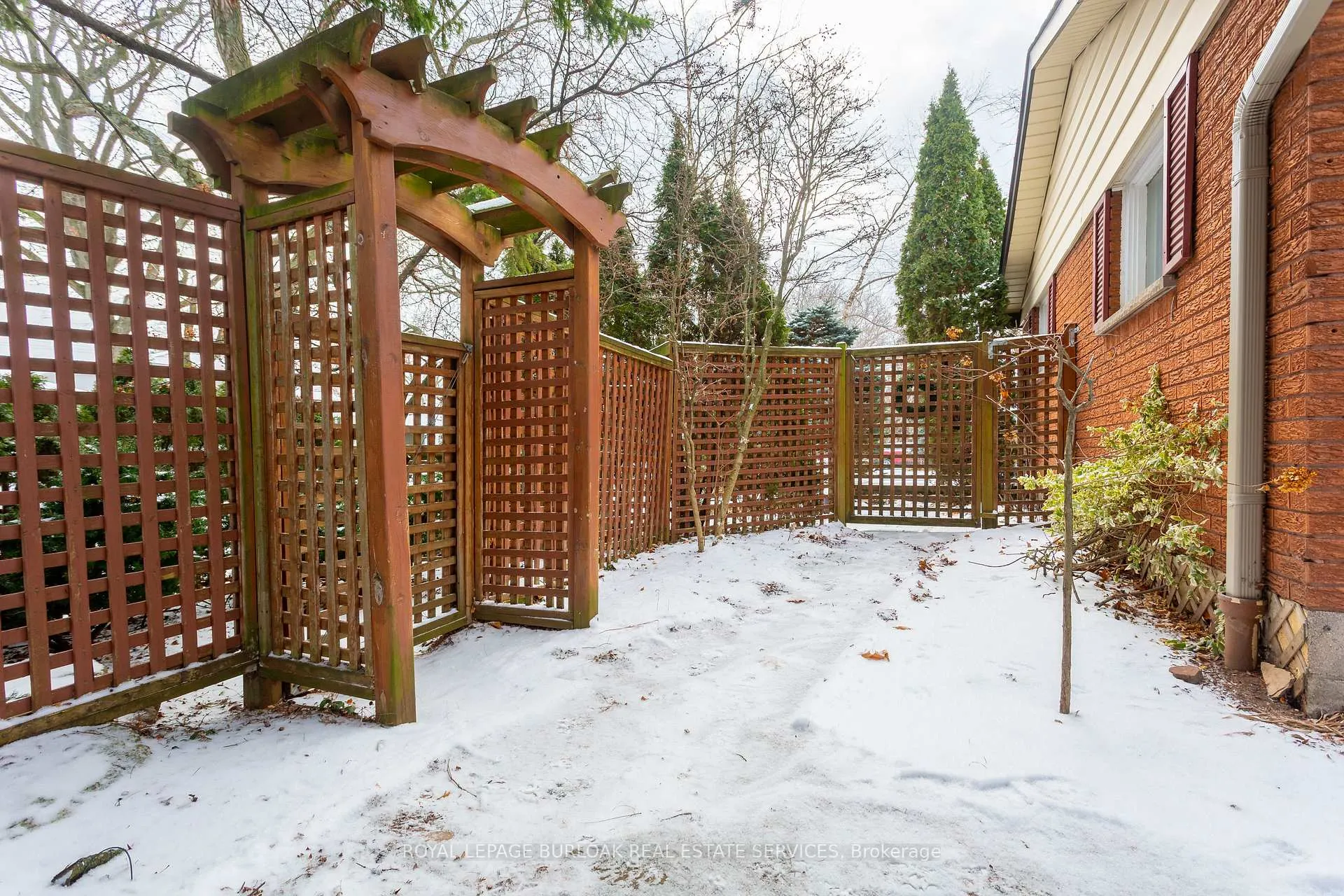 Photo 36 of 581 Braemore Road, Burlington, Roseland — HOMEH
