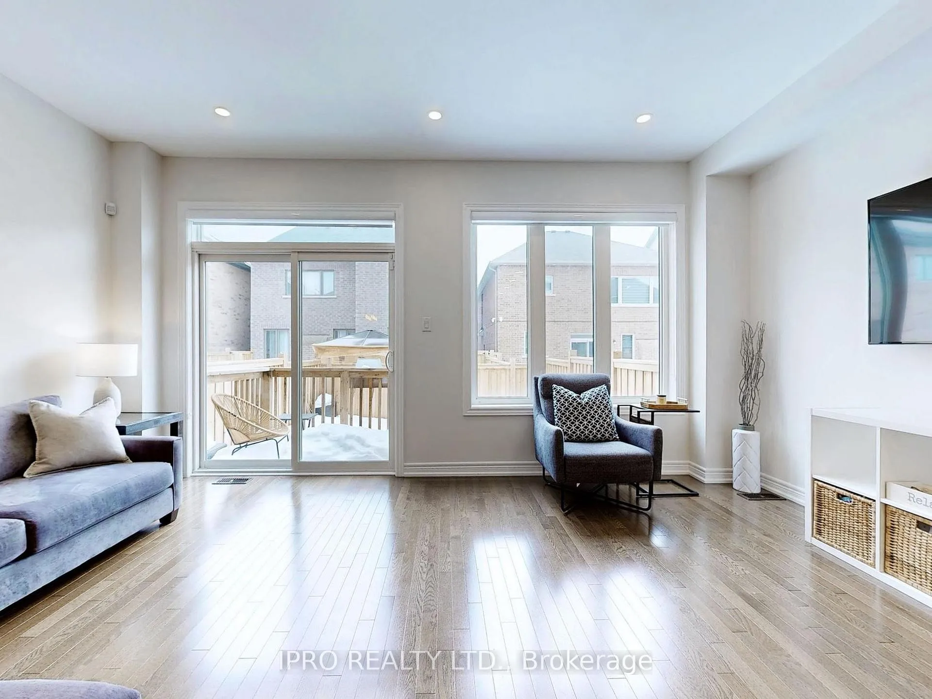 Photo 6 of 10 Adventura Road, Brampton, Northwest Brampton — HOMEH