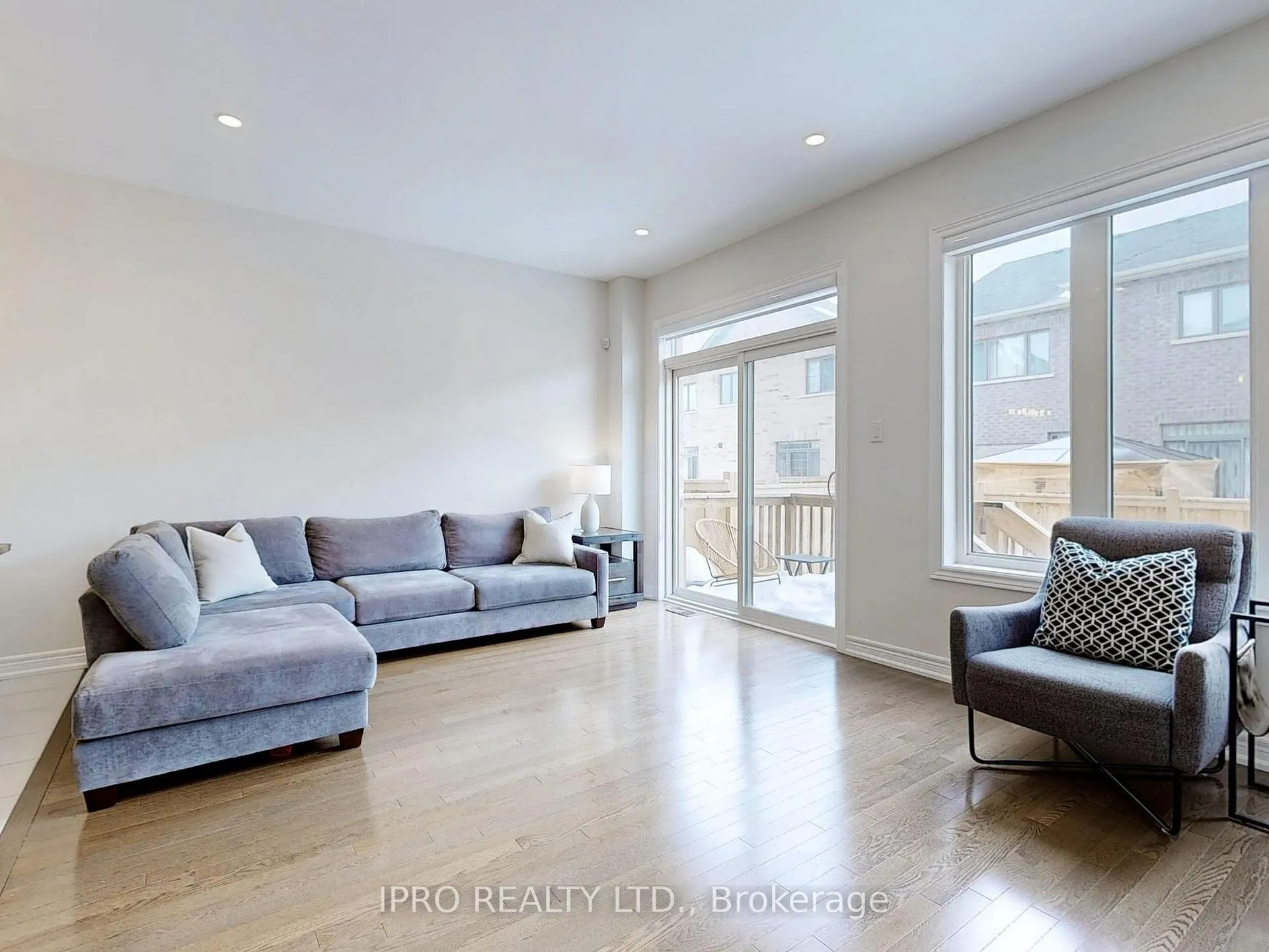 Photo 7 of 10 Adventura Road, Brampton, Northwest Brampton — HOMEH