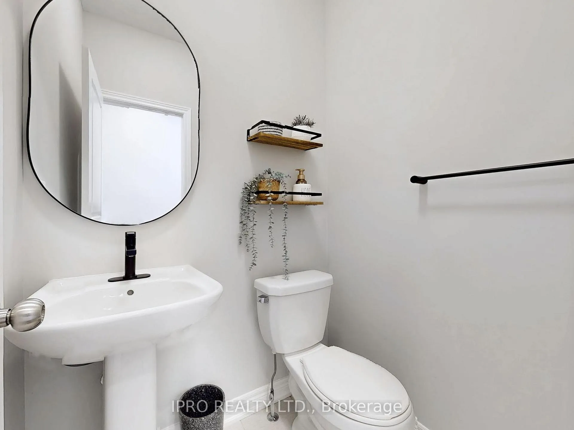 Photo 17 of 10 Adventura Road, Brampton, Northwest Brampton — HOMEH