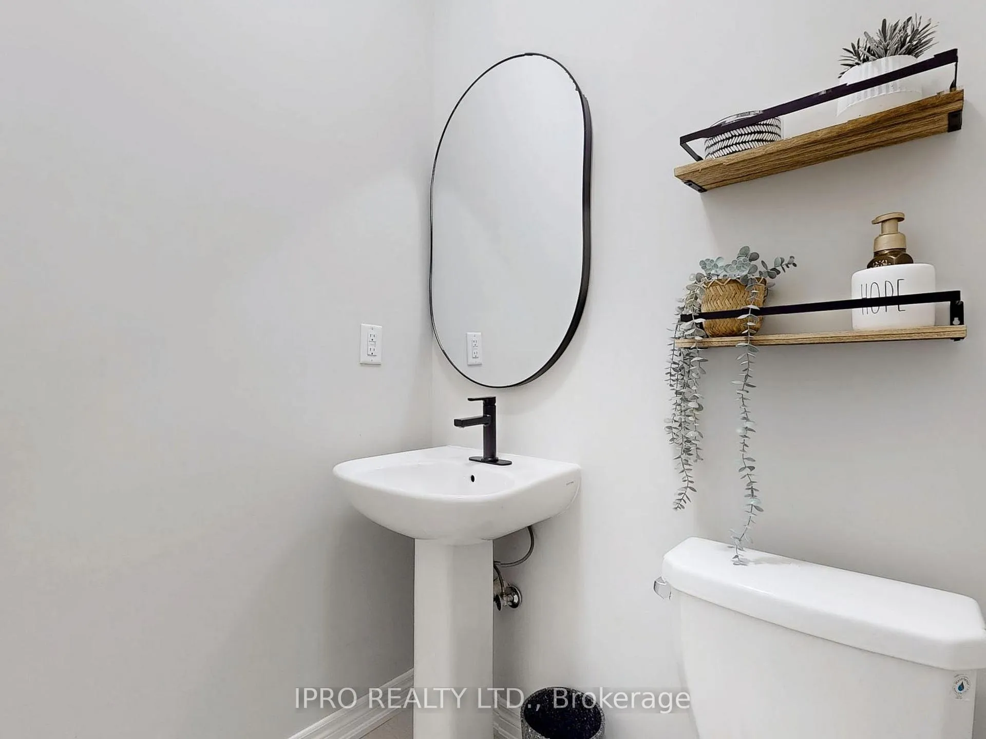 Photo 18 of 10 Adventura Road, Brampton, Northwest Brampton — HOMEH
