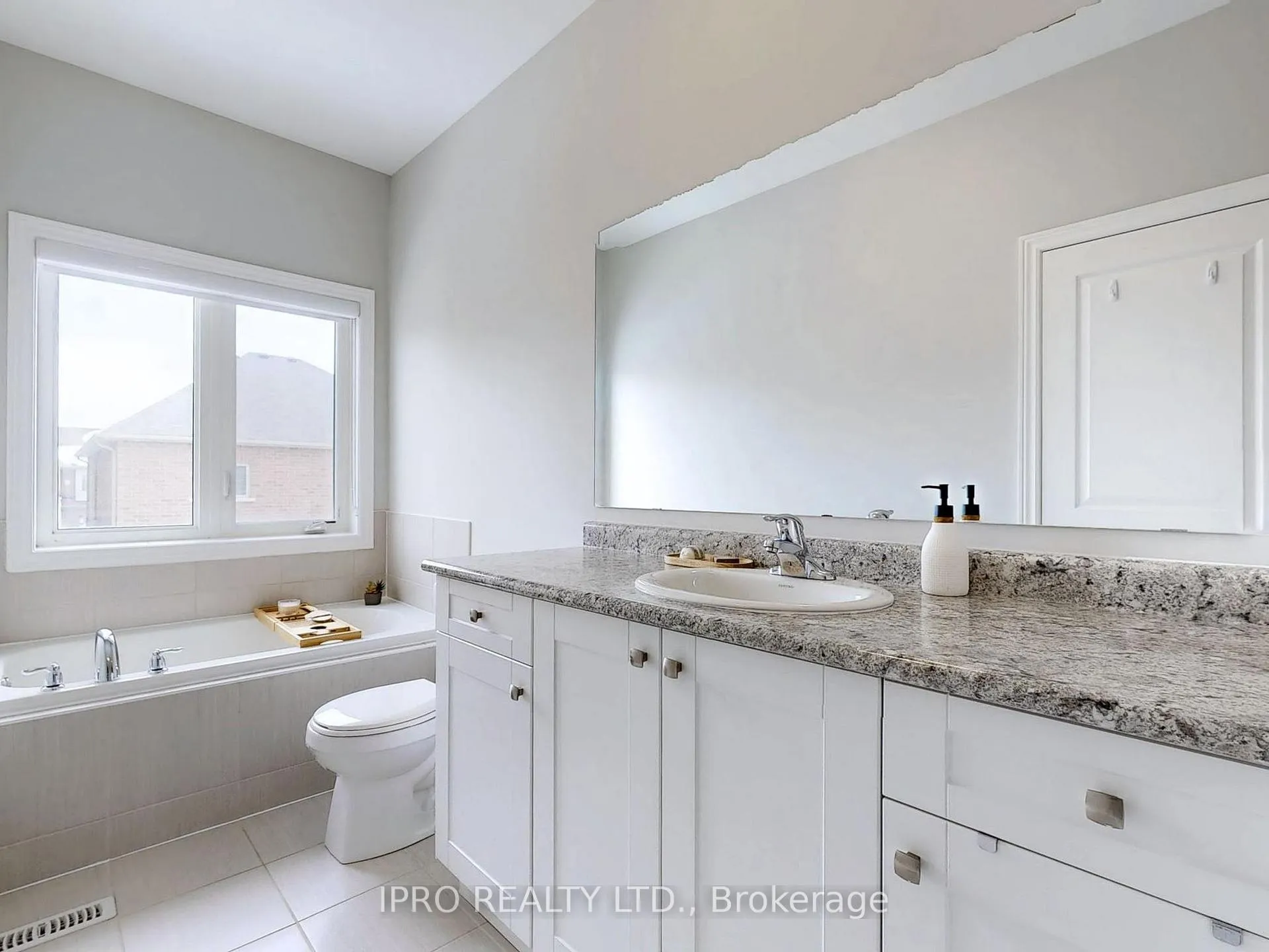 Photo 24 of 10 Adventura Road, Brampton, Northwest Brampton — HOMEH