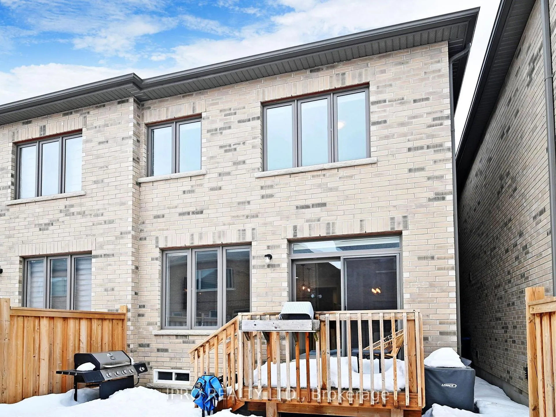 Photo 39 of 10 Adventura Road, Brampton, Northwest Brampton — HOMEH
