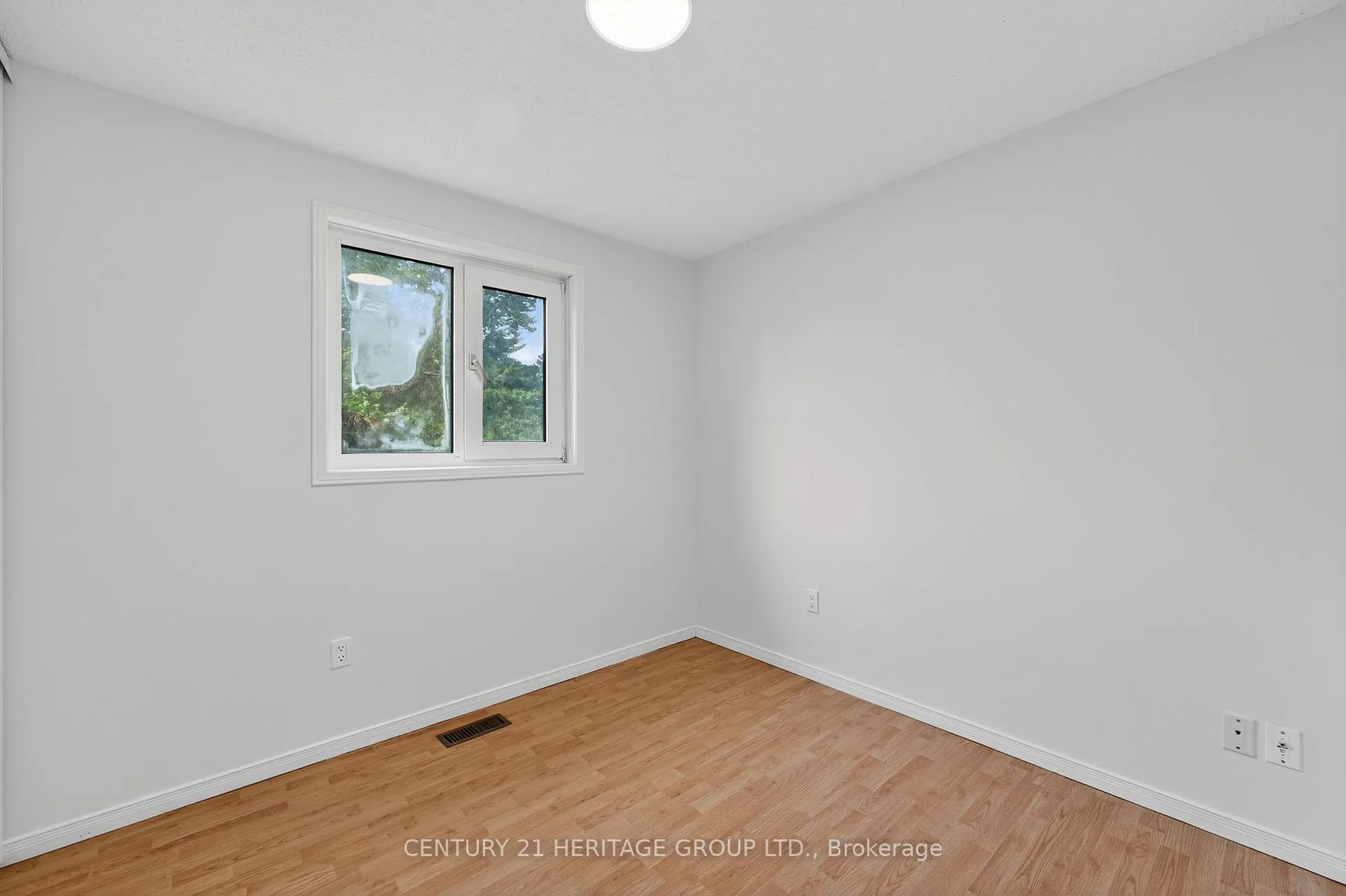 Photo 23 of 1087 County Rd 42, Clearview, Stayner — HOMEH