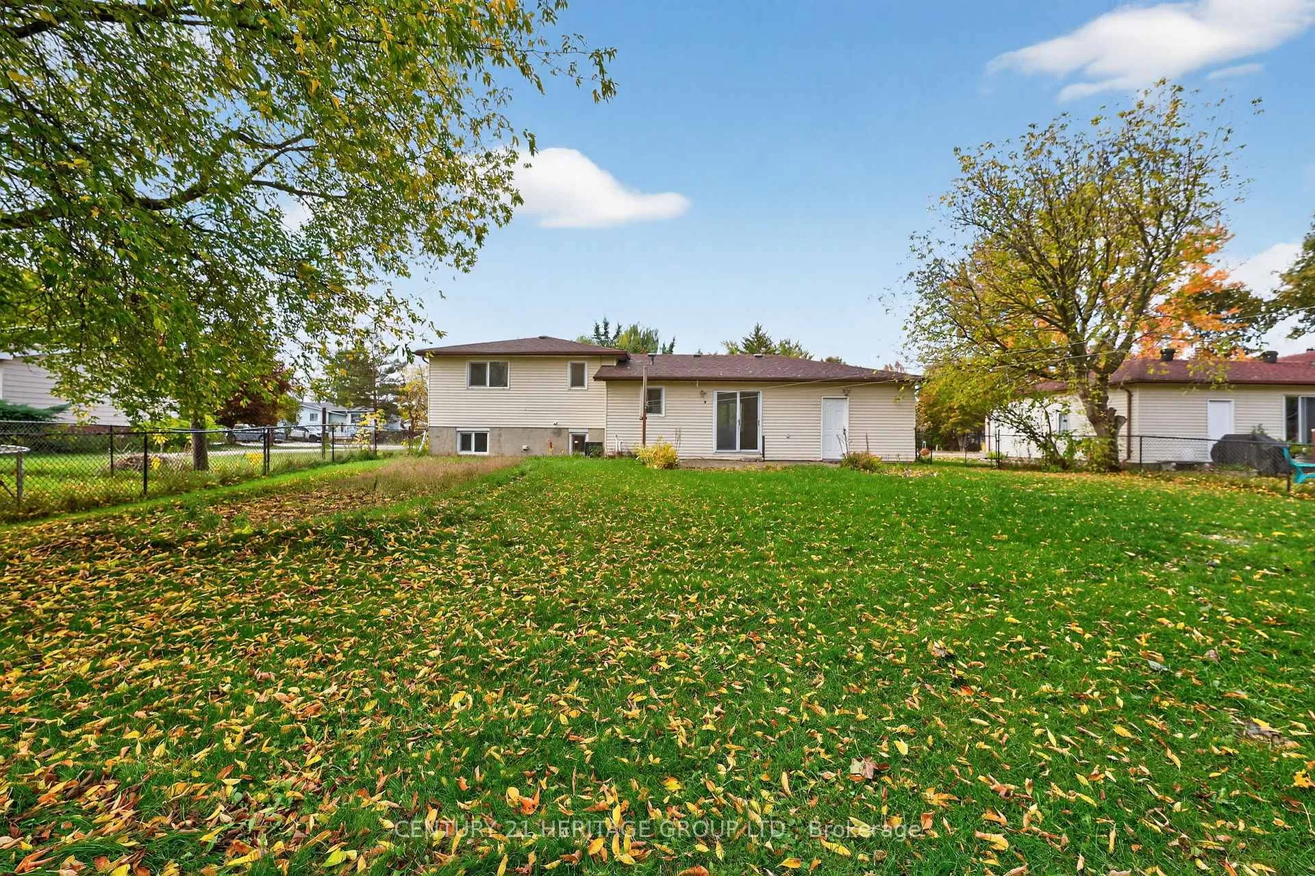 Photo 48 of 1087 County Rd 42, Clearview, Stayner — HOMEH