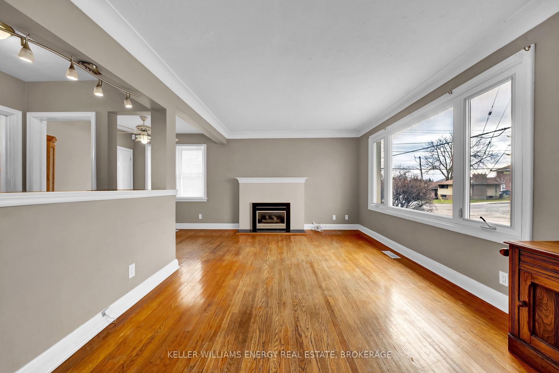 Photo 8 of 22 Craig Street, Belleville, Belleville Ward — HOMEH