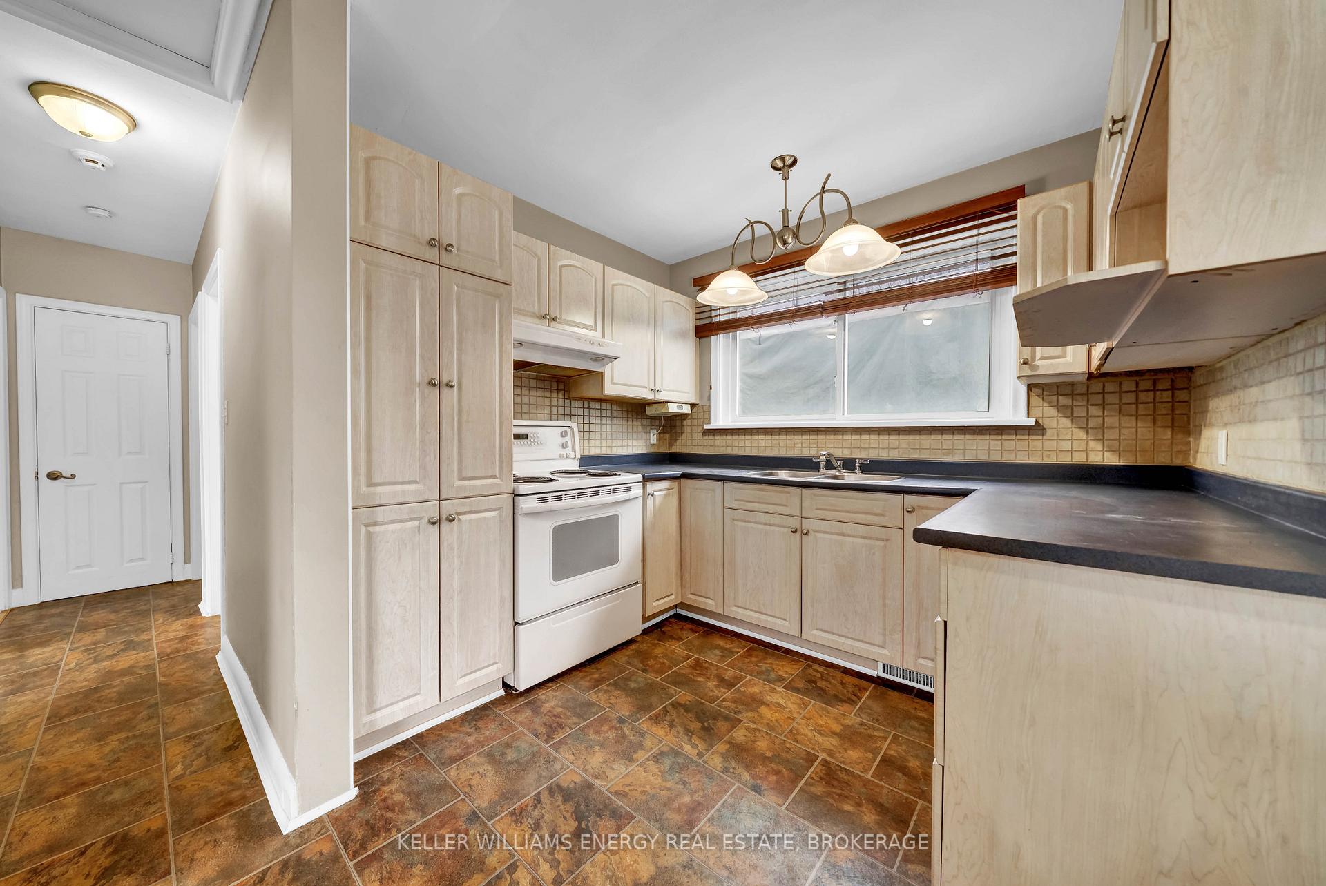 Photo 14 of 22 Craig Street, Belleville, Belleville Ward — HOMEH