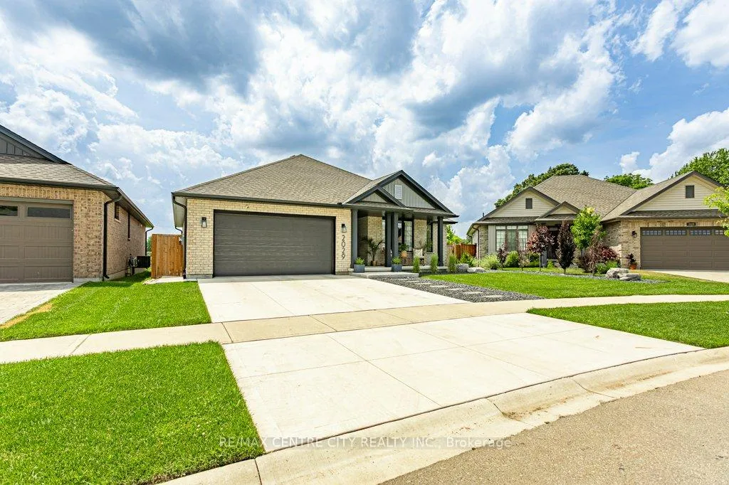 Photo 5 of 2029 Lockwood Crescent, Strathroy-Caradoc, Mount Brydges — HOMEH