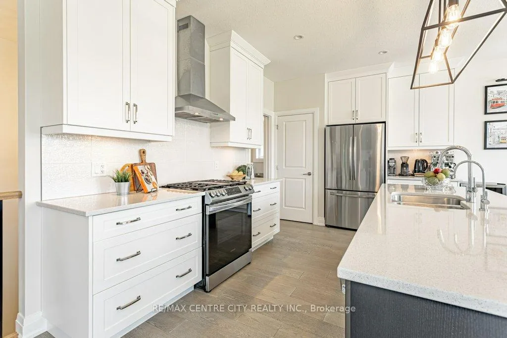 Photo 22 of 2029 Lockwood Crescent, Strathroy-Caradoc, Mount Brydges — HOMEH