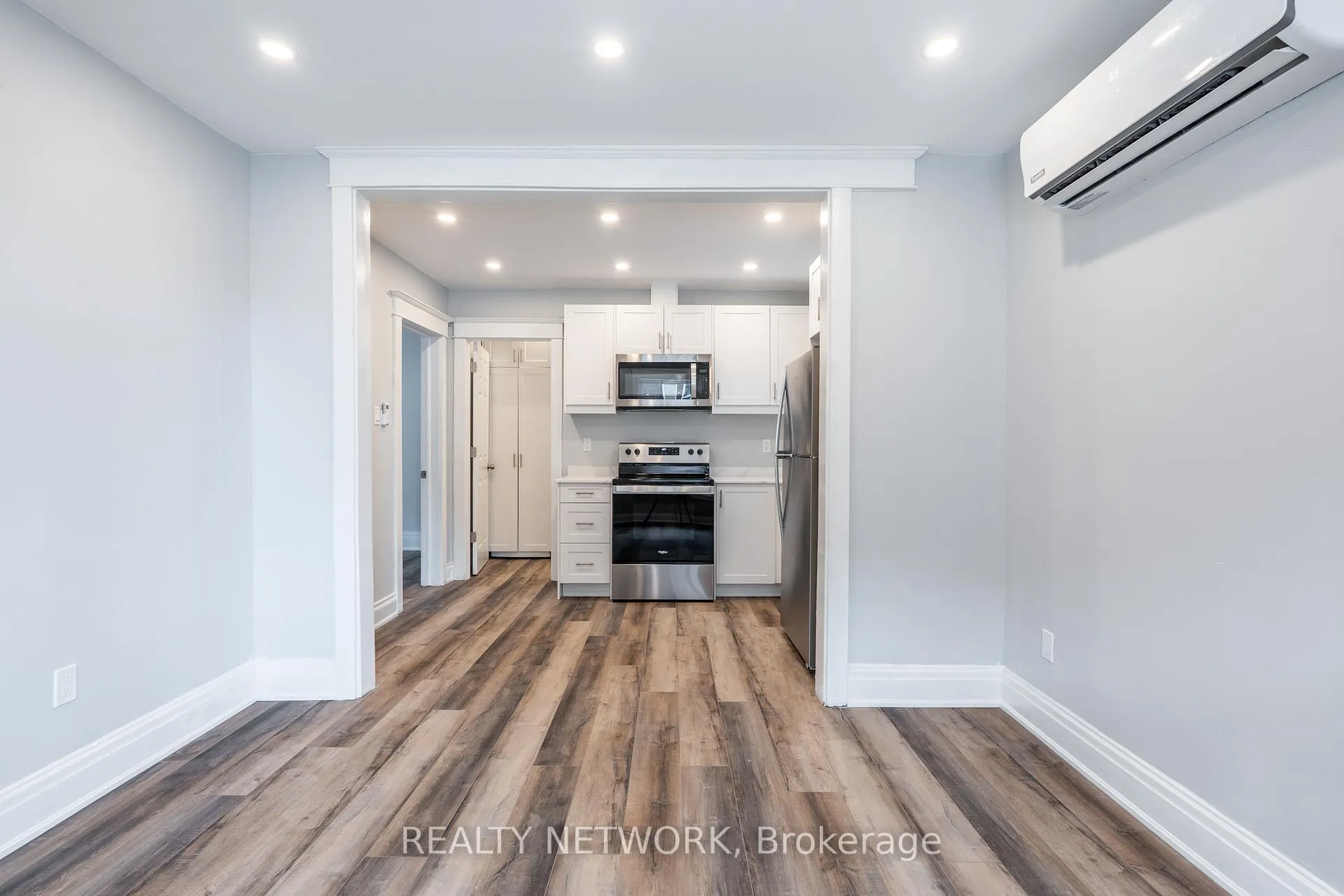Photo 6 of 189 Britannia Avenue, Hamilton, Crown Point — HOMEH