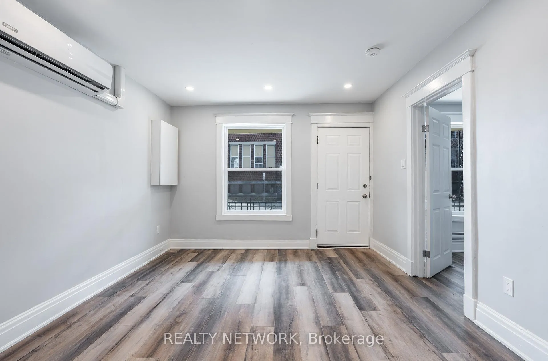Photo 8 of 189 Britannia Avenue, Hamilton, Crown Point — HOMEH
