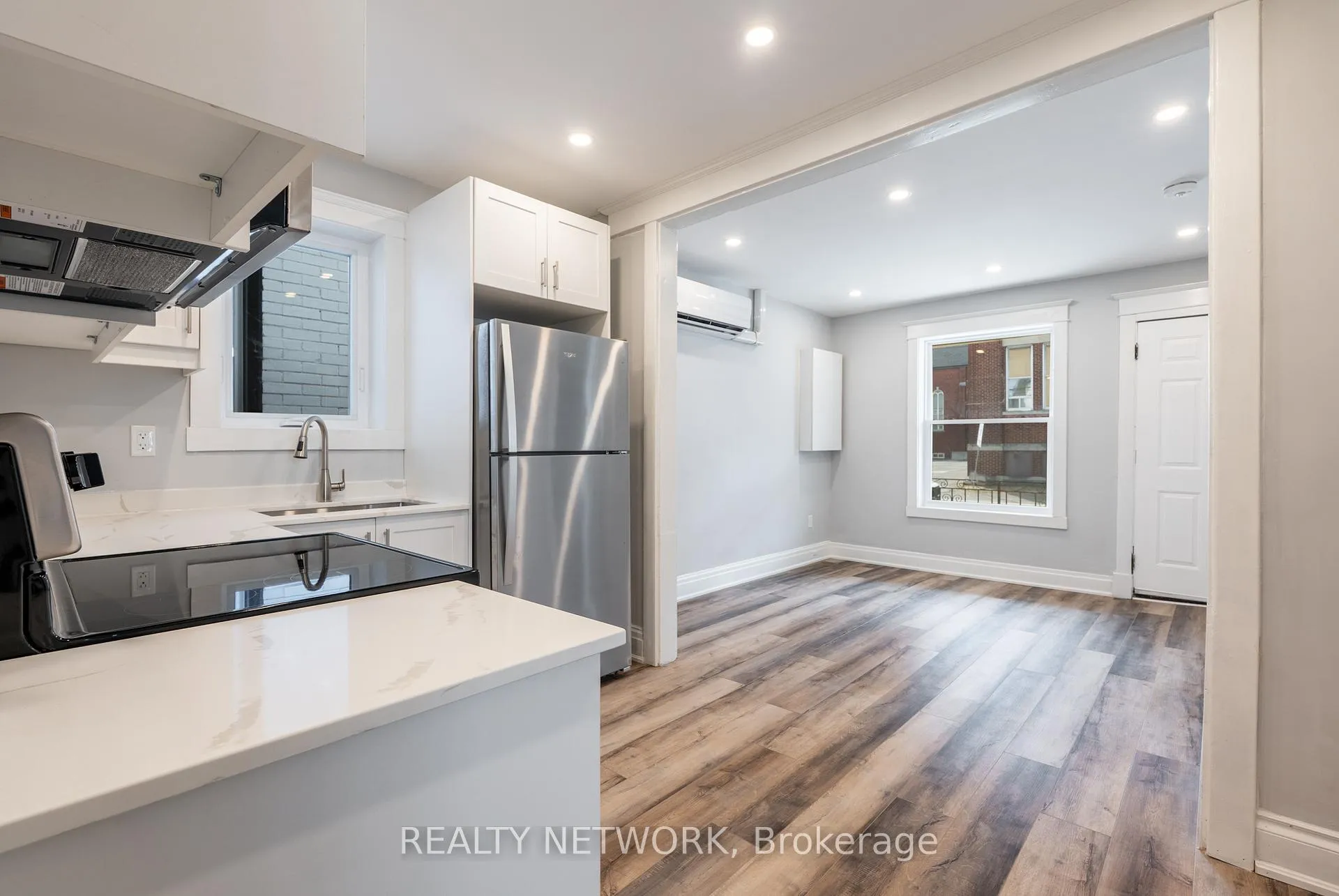 Photo 12 of 189 Britannia Avenue, Hamilton, Crown Point — HOMEH