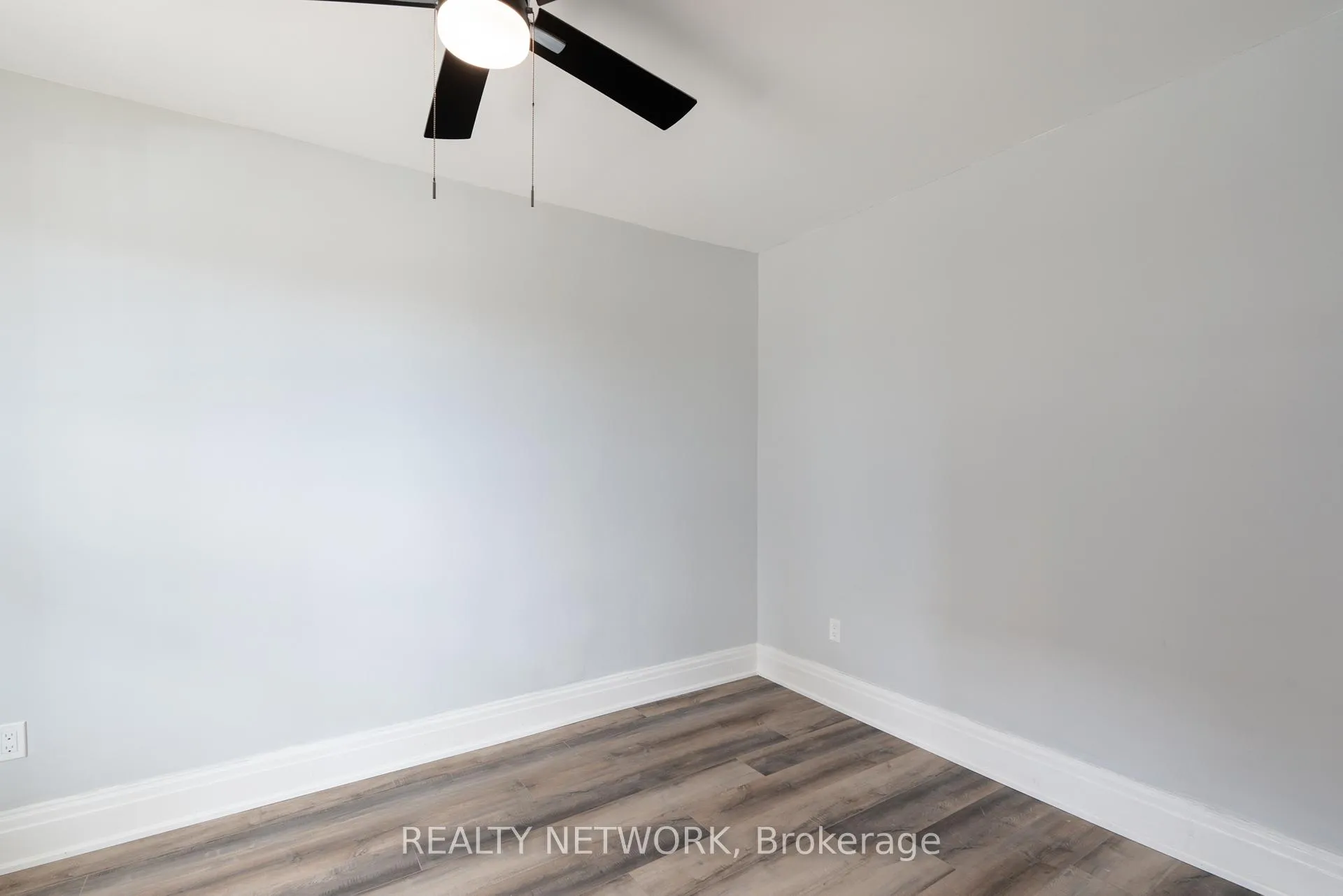 Photo 13 of 189 Britannia Avenue, Hamilton, Crown Point — HOMEH