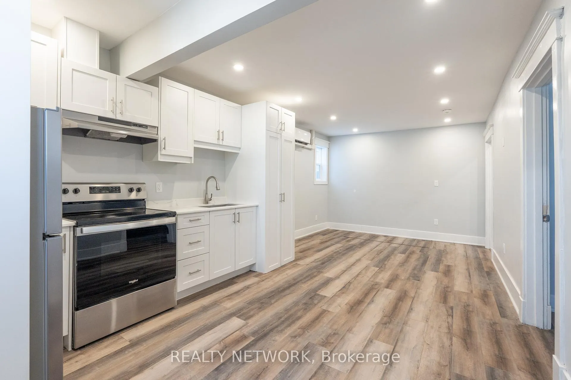 Photo 24 of 189 Britannia Avenue, Hamilton, Crown Point — HOMEH