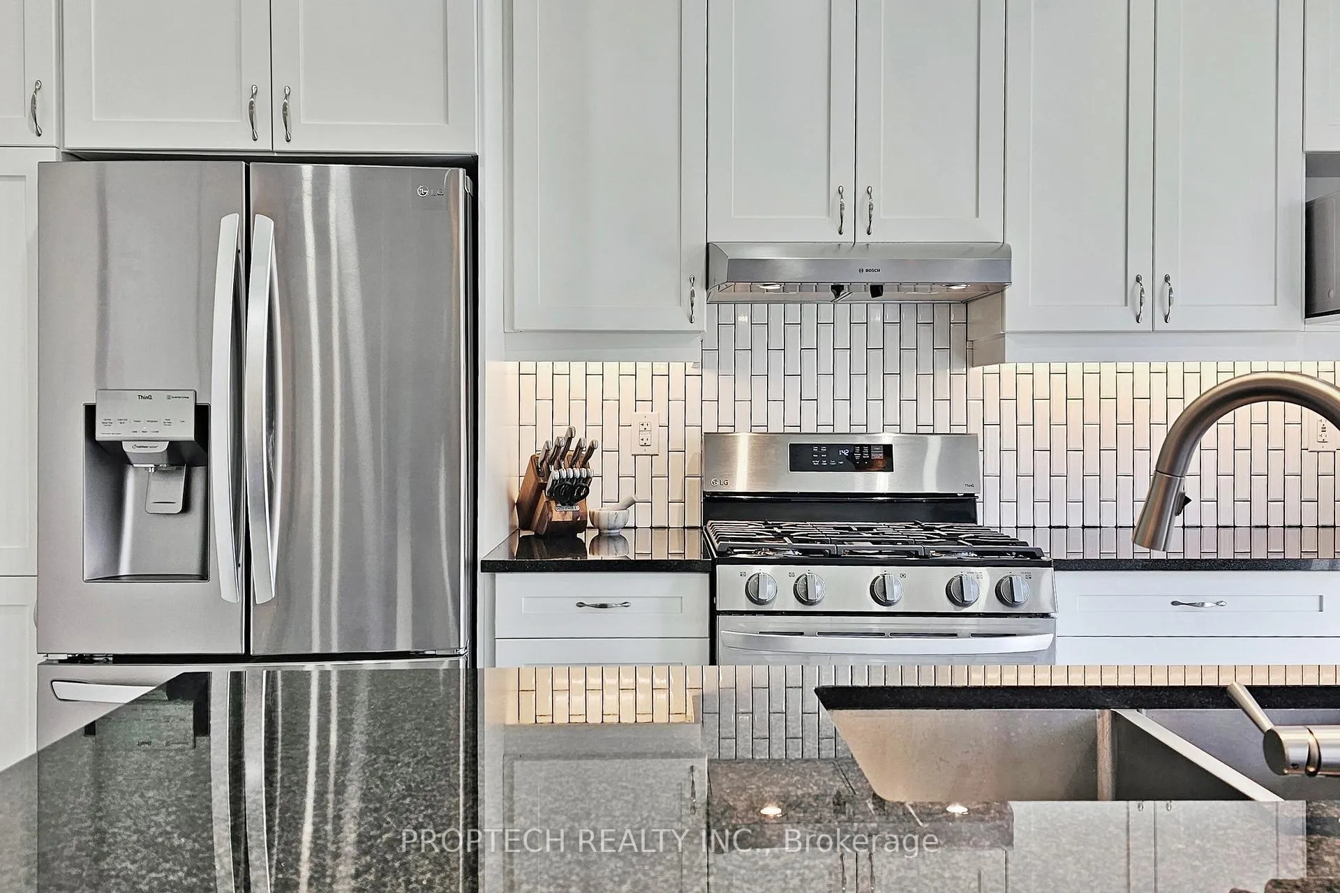Photo 17 of 111 Barkerville Drive, Whitby, Rural Whitby — HOMEH