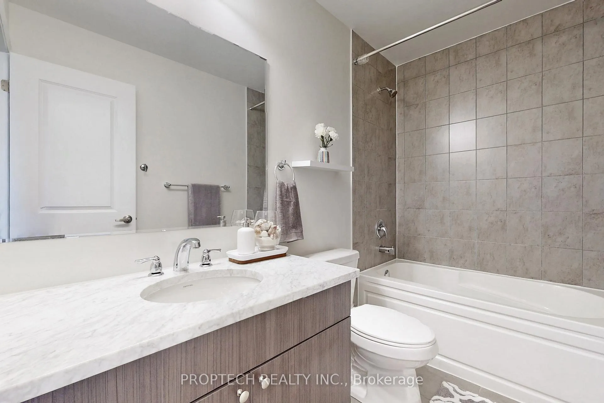 Photo 30 of 111 Barkerville Drive, Whitby, Rural Whitby — HOMEH