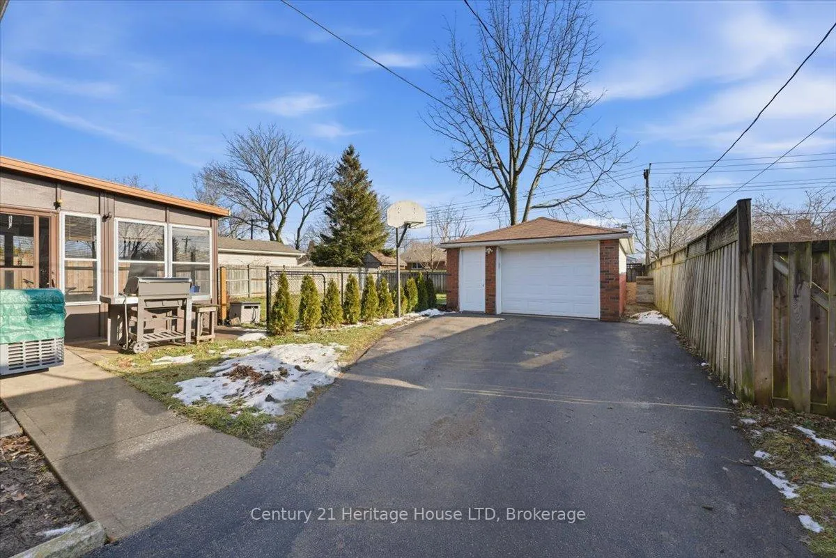 Photo 6 of 50 Barron Street, Welland, Prince Charles — HOMEH
