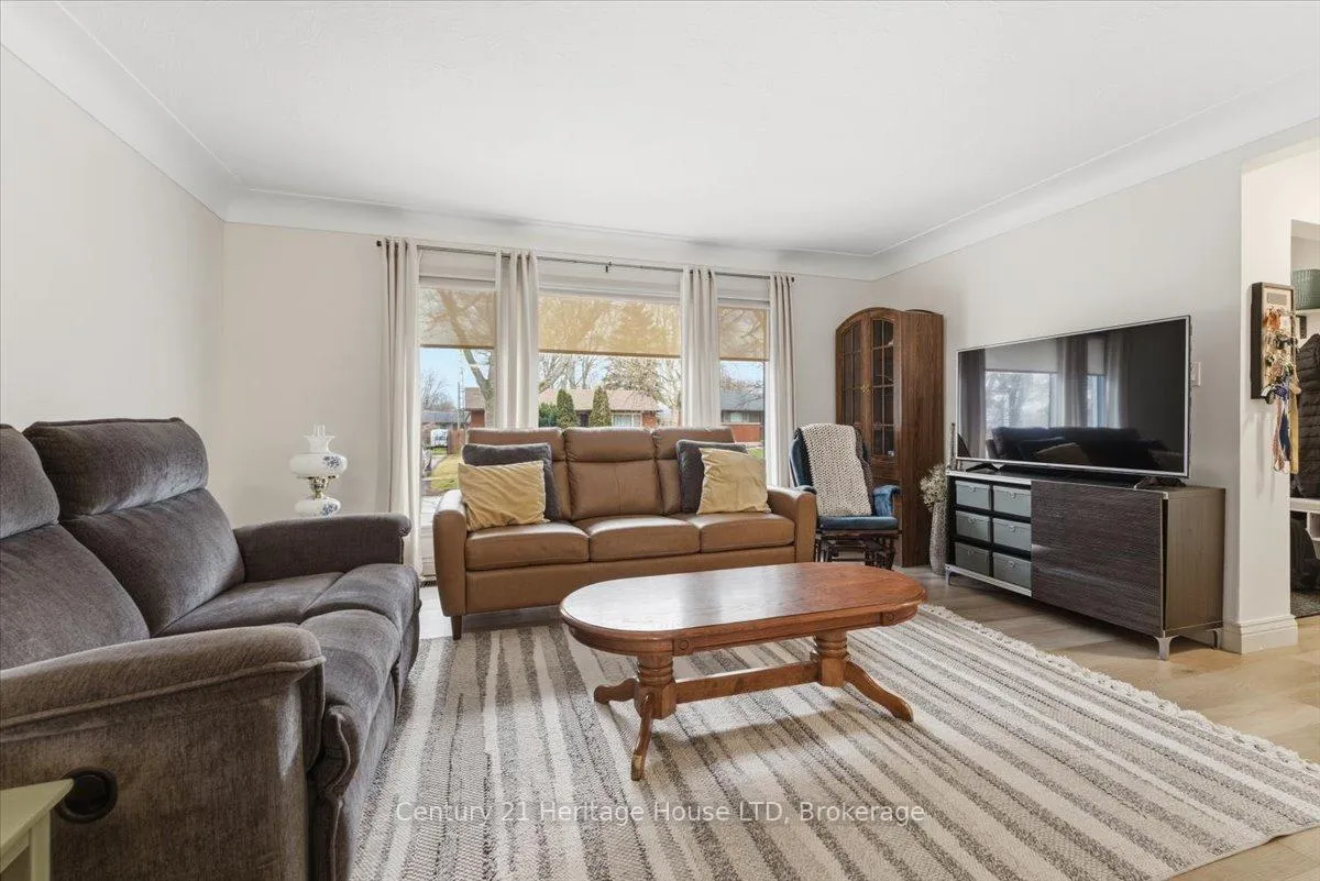 Photo 10 of 50 Barron Street, Welland, Prince Charles — HOMEH