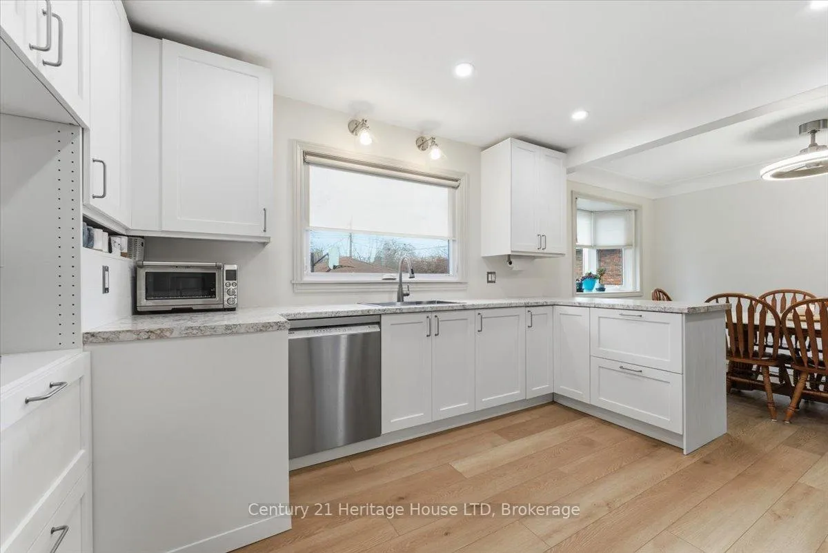 Photo 12 of 50 Barron Street, Welland, Prince Charles — HOMEH